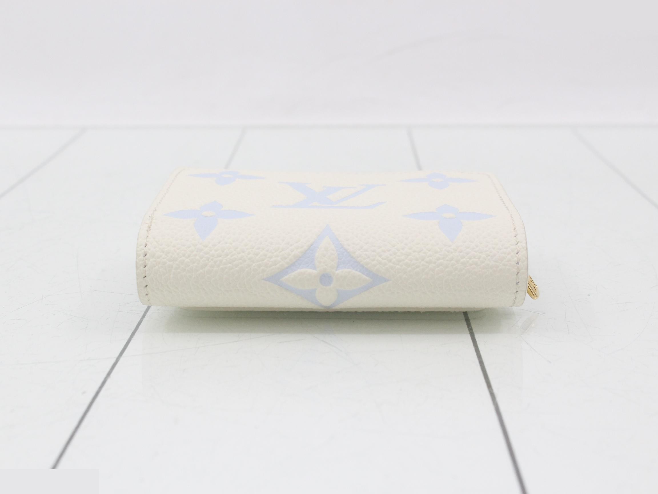 Portefeuille Claire bi-fold wallet, unused. — view 3