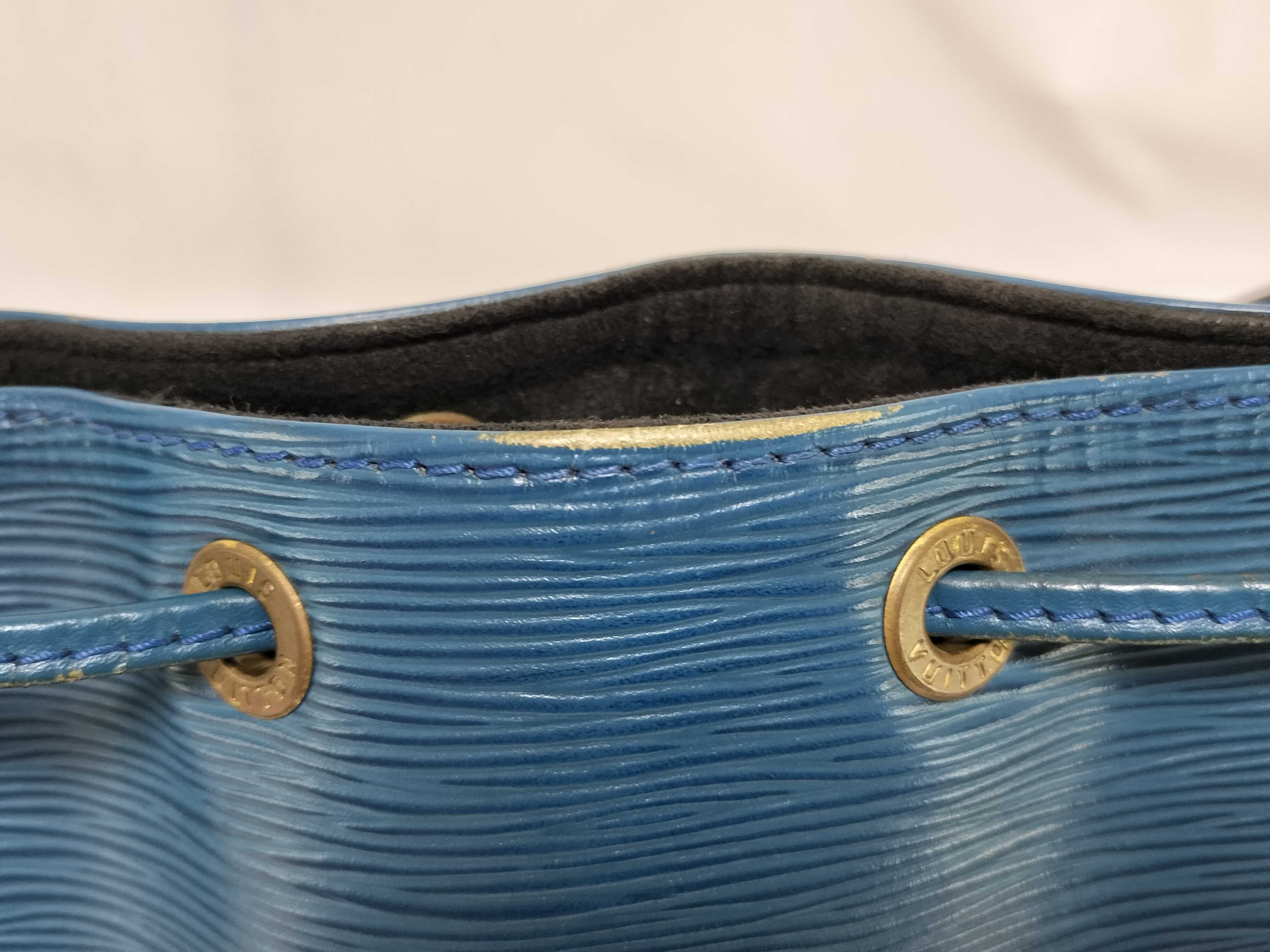Epi Petit Noé Shoulder Bag — view 11