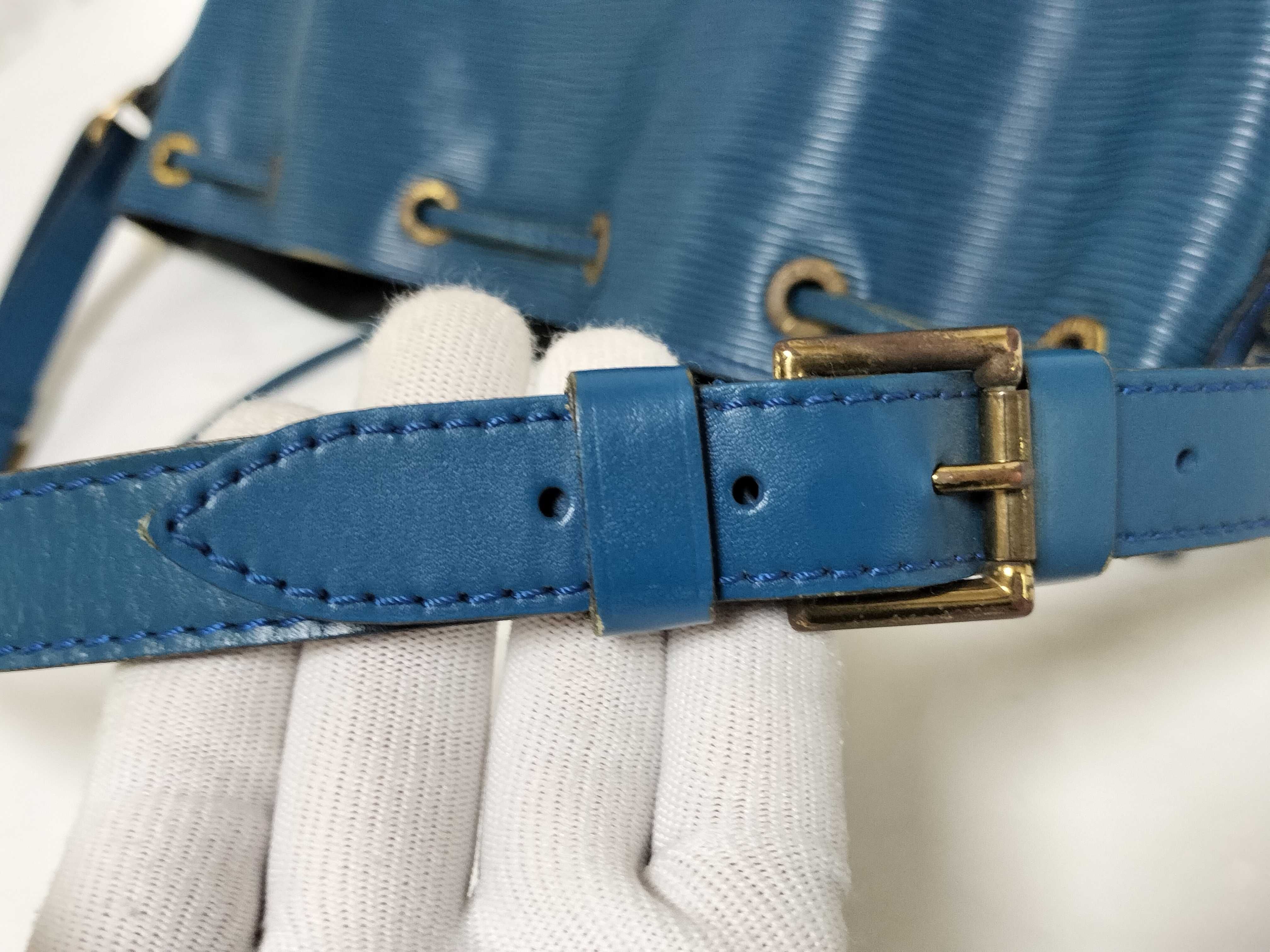 Epi Petit Noé Shoulder Bag — view 4