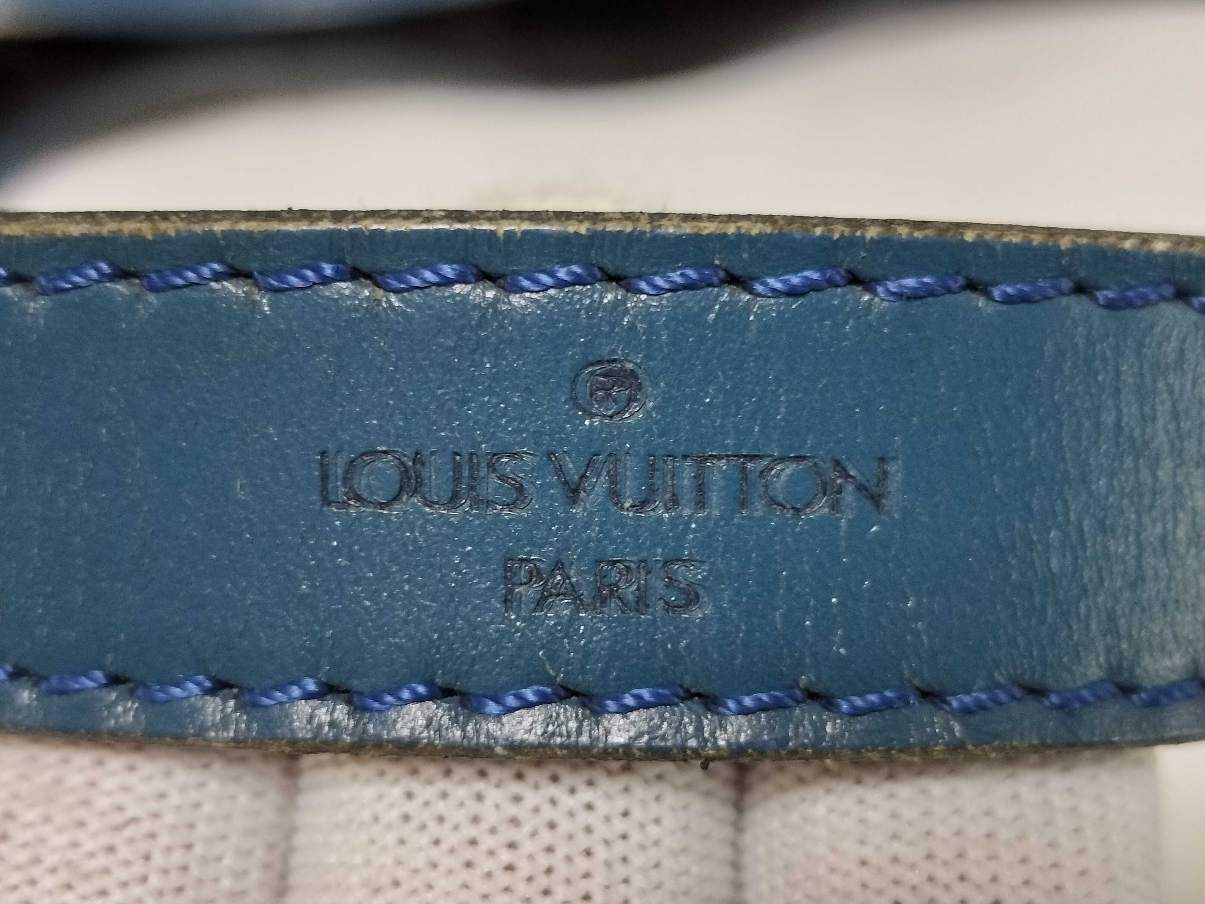 Epi Petit Noé Shoulder Bag — view 10