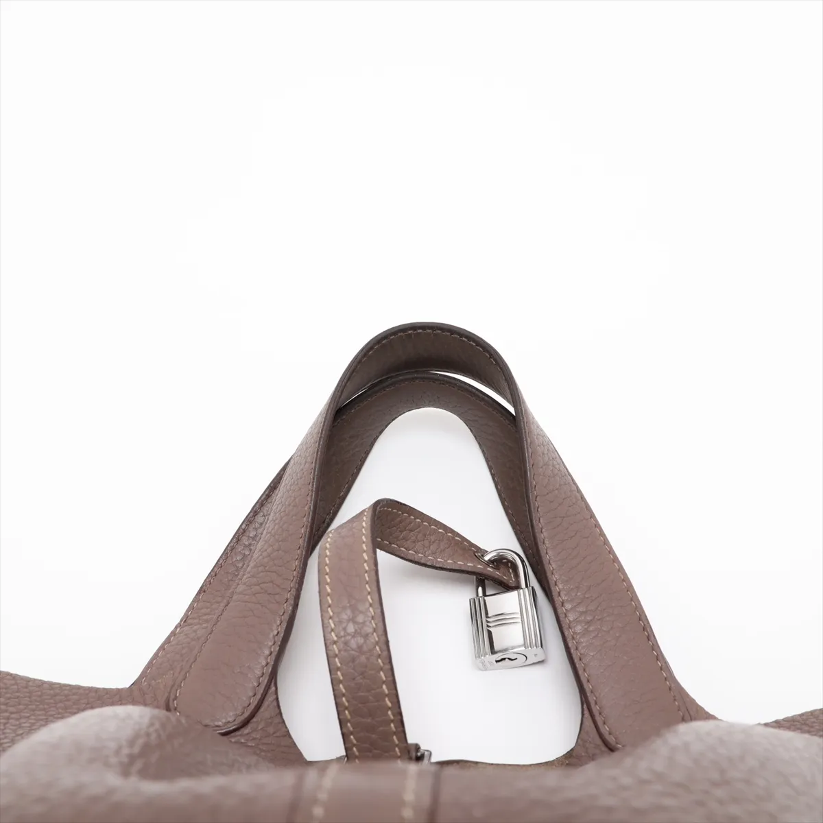Picotin Lock 18 PM, Taurillon Clemence leather, Etoupe color, silver hardware. N: 2010. Key not included. — view 6