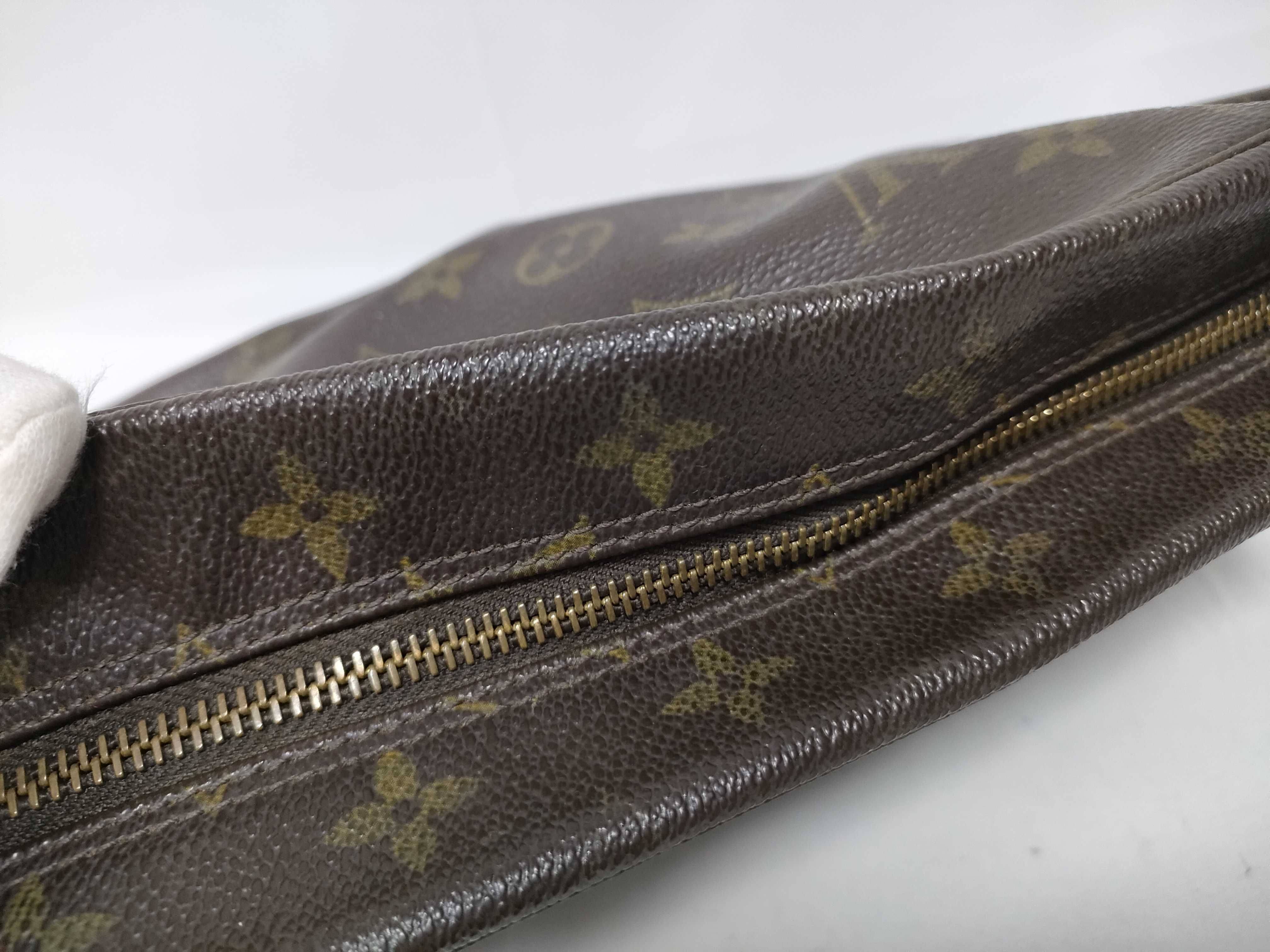 Monogram Louis Vuitton Monogram Trousses Toilette 28 Pouch — view 7