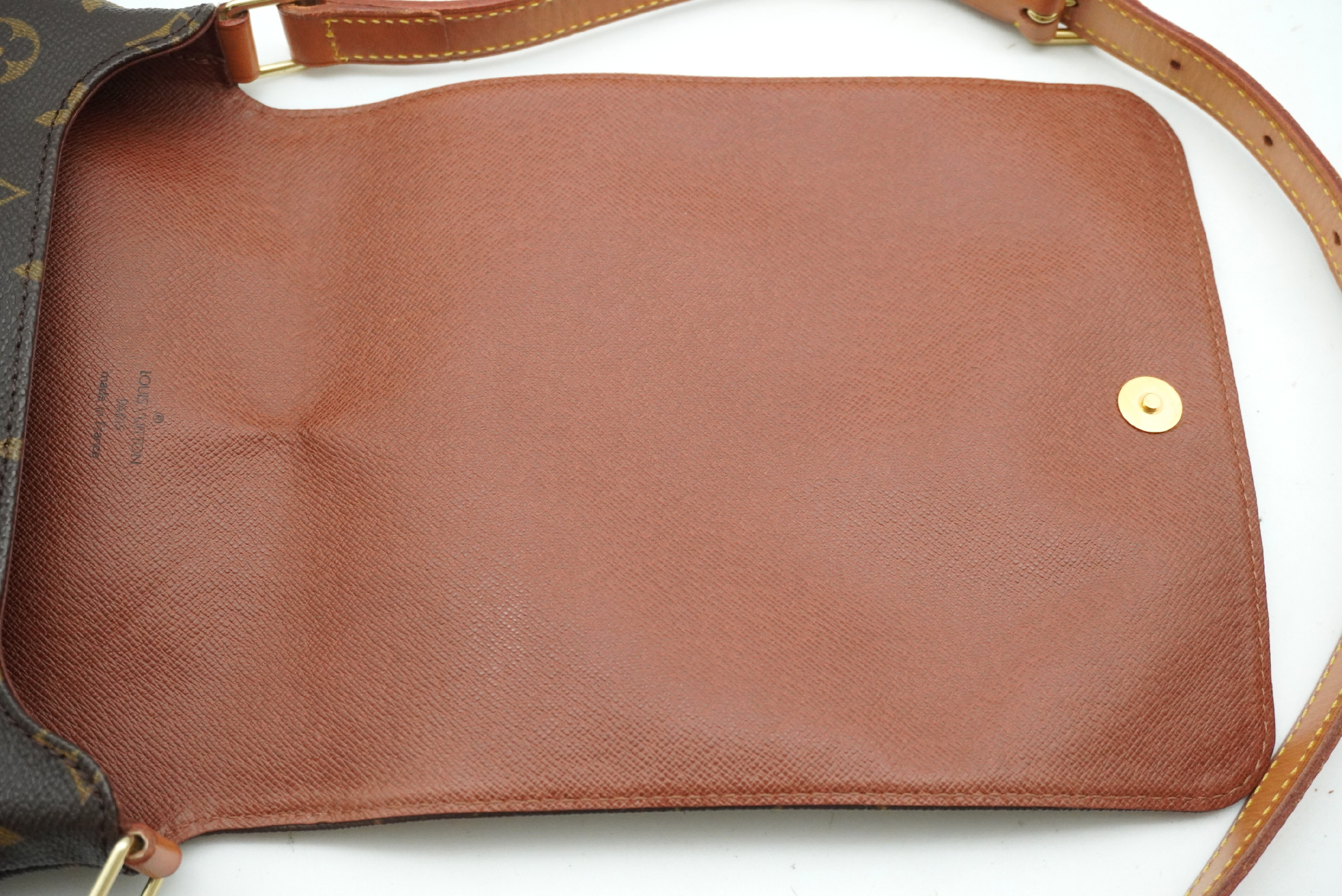 Monogram Musette Salsa Short M51258 Shoulder Bag — view 11