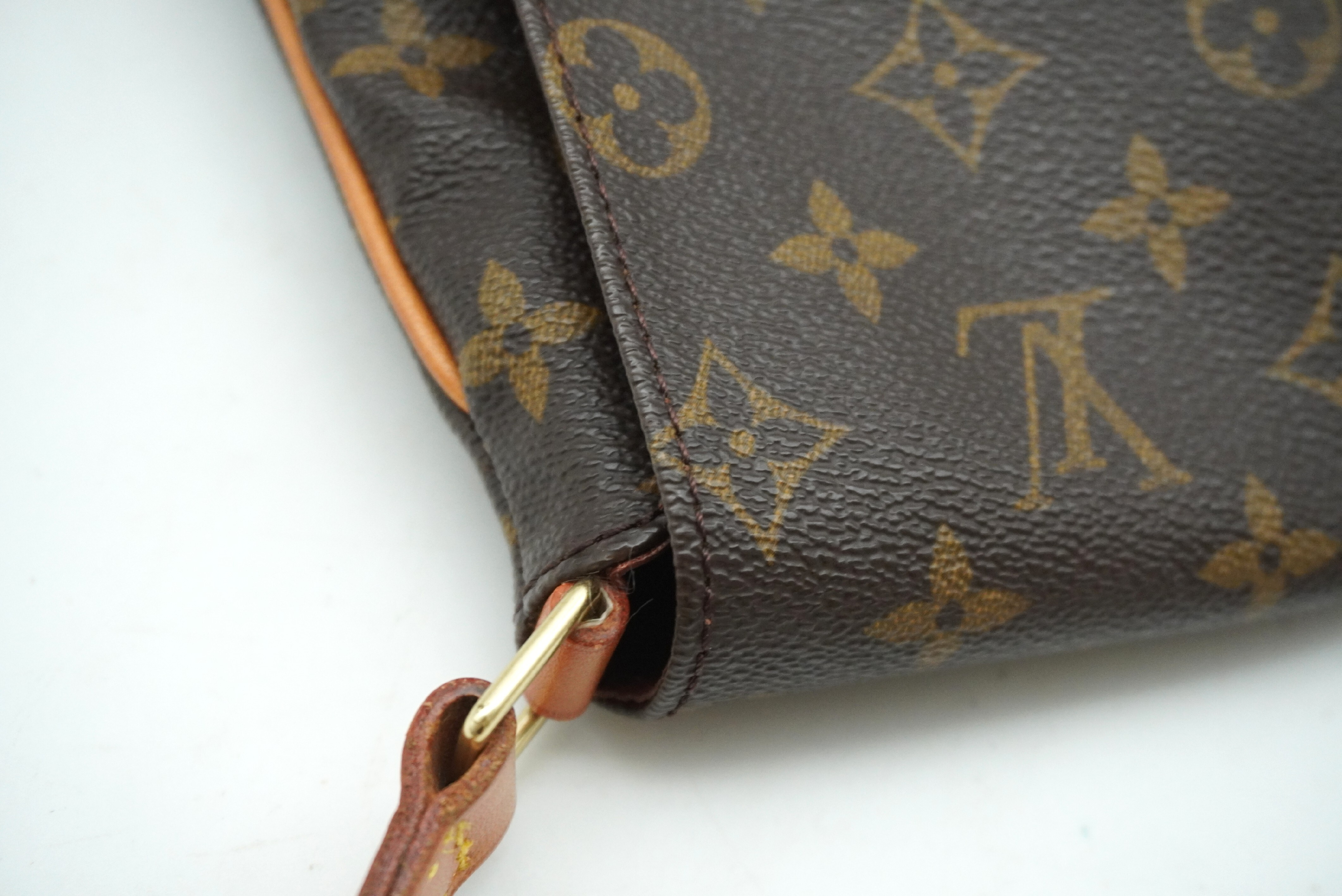 Monogram Musette Salsa Short M51258 Shoulder Bag — view 9