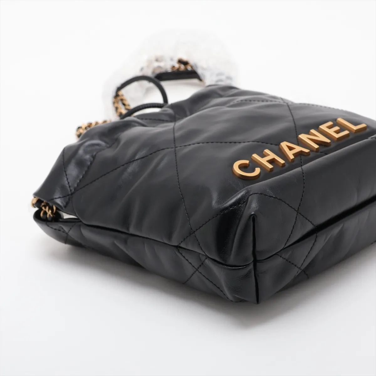 22 Mini Shiny Calfskin Chain Shoulder Bag Black Gold Hardware Random Plate — view 4