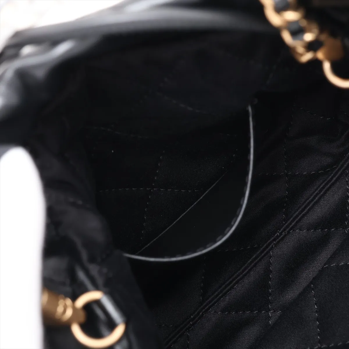 22 Mini Shiny Calfskin Chain Shoulder Bag Black Gold Hardware Random Plate — view 7
