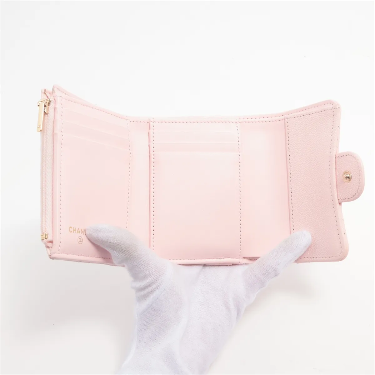 Matelasse caviar skin compact wallet pink gold hardware XLU275G5 — view 4