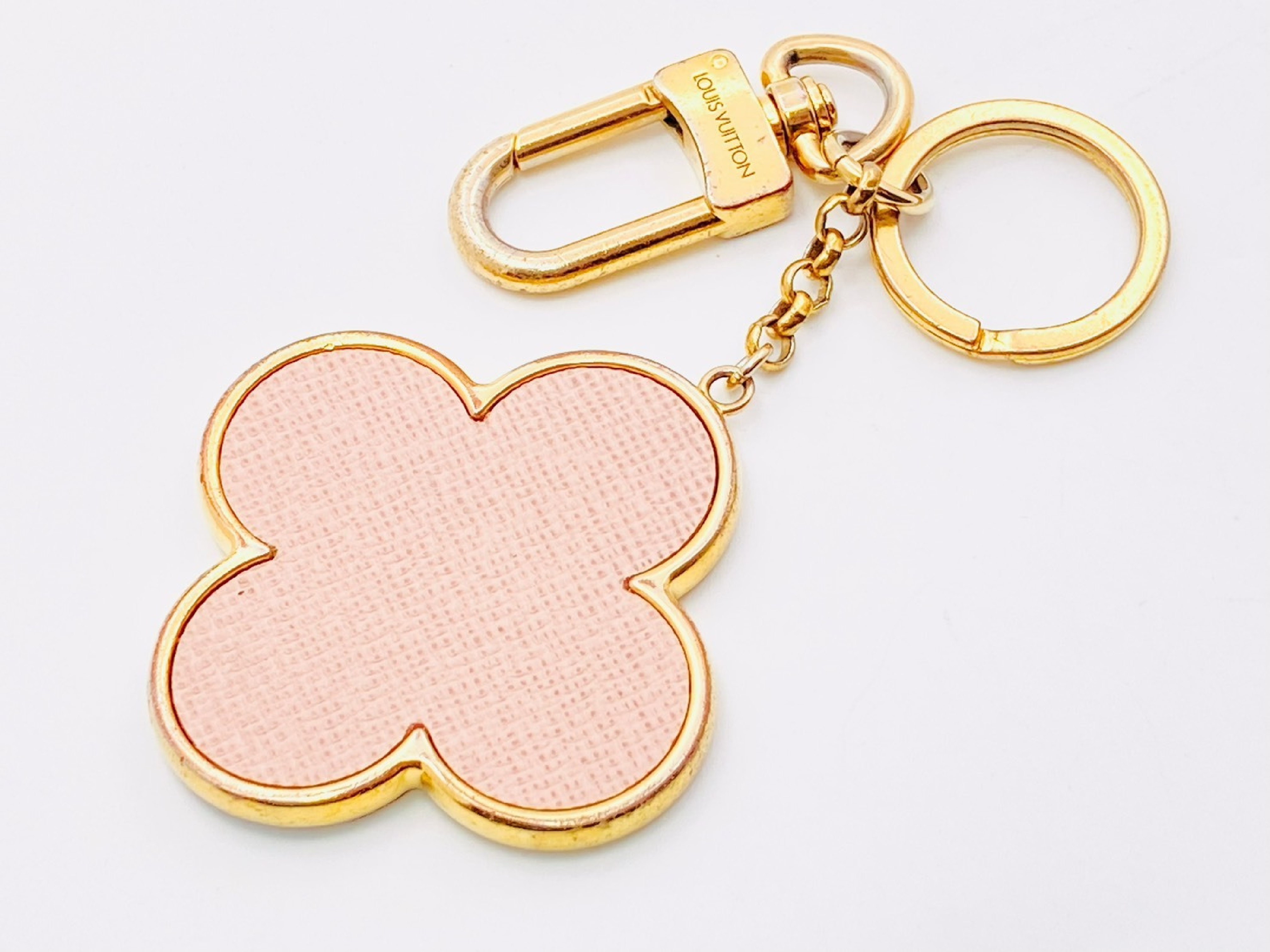 M69406 Portefeuille Into the Flower Charm Keyring Monogram x Taiga Pink Key Case/Keychain — view 2