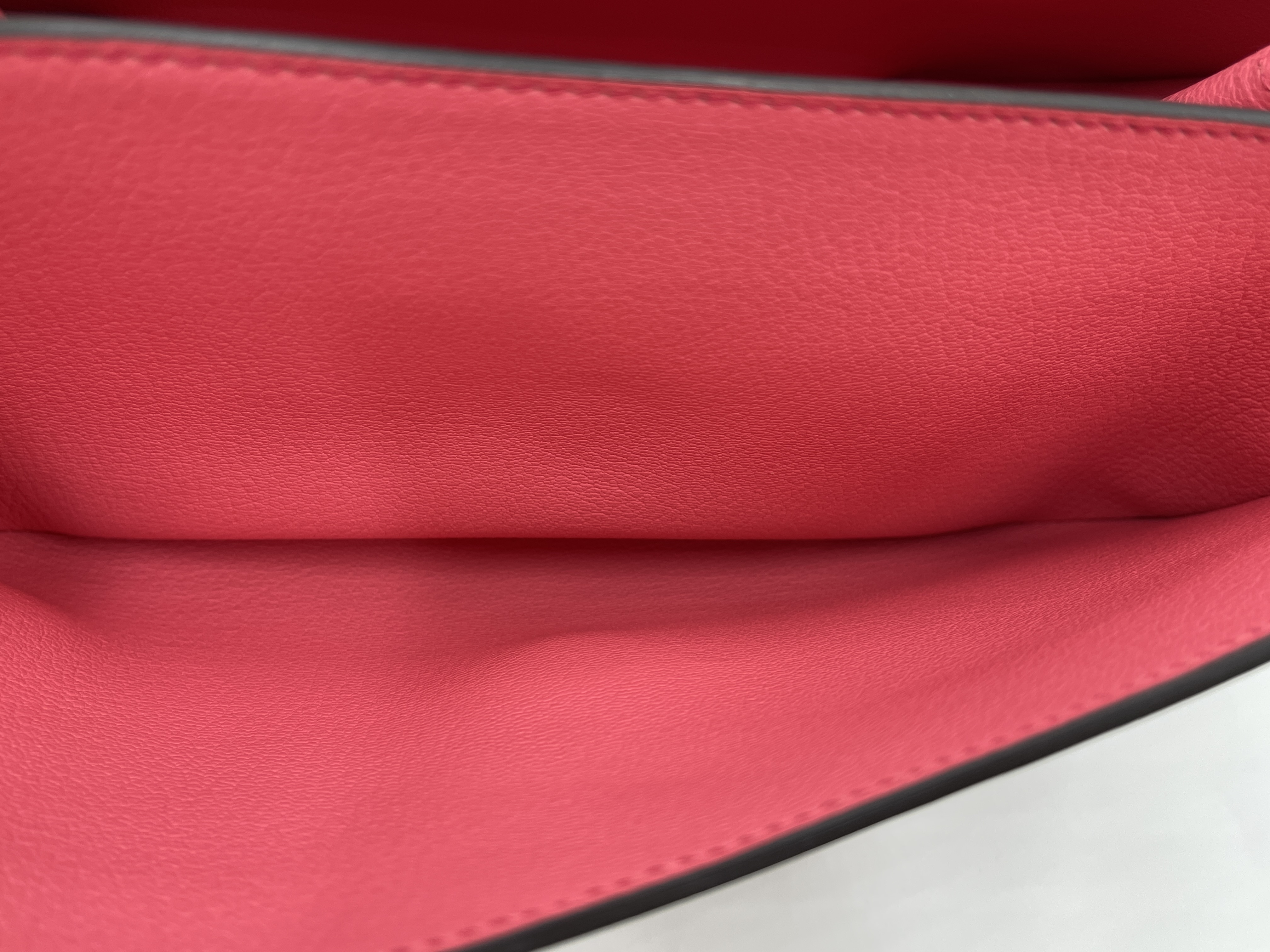 Opli 28 Taurillon Novillo Geranium x Rose Azalea Silver Hardware A: 2017 Shoulder Bag — view 8