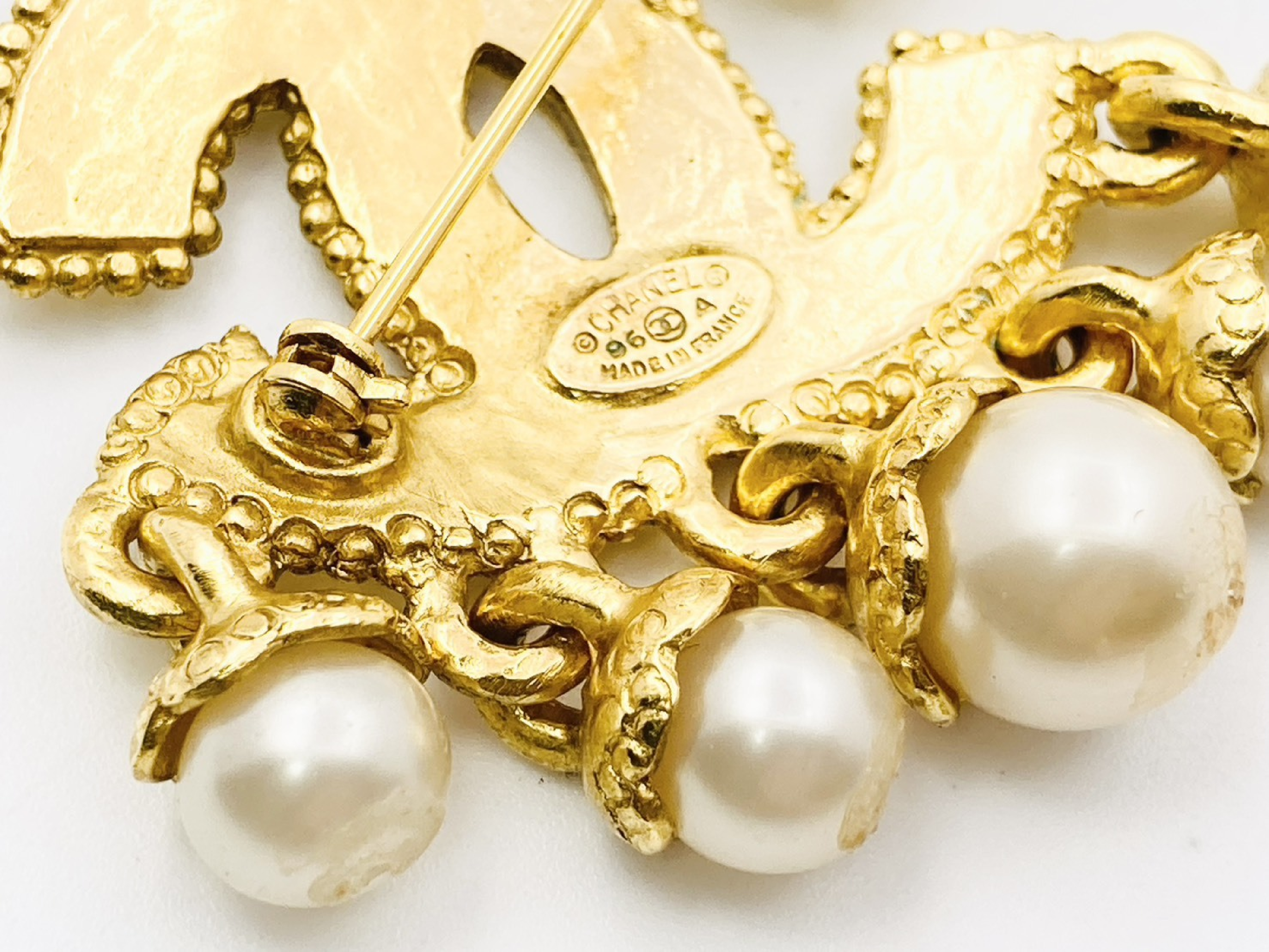 Coco Mark Faux Pearl Brooch 96A Gold Brooch — view 3