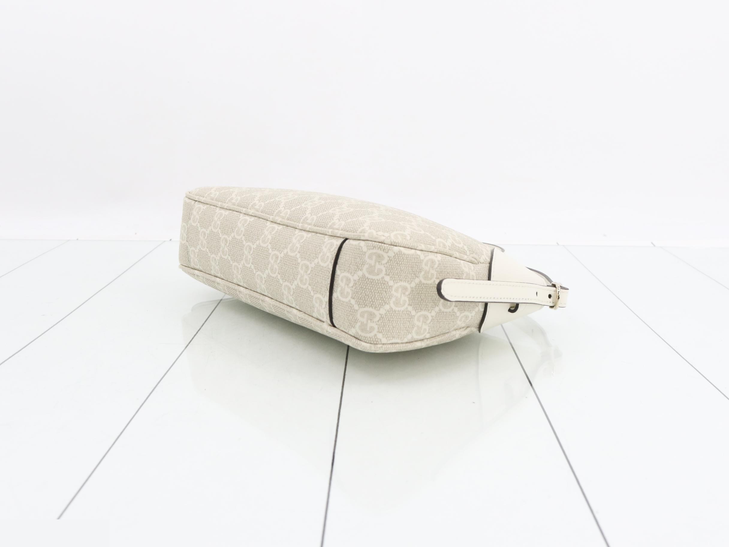 GG Emblem Shoulder Bag — view 6