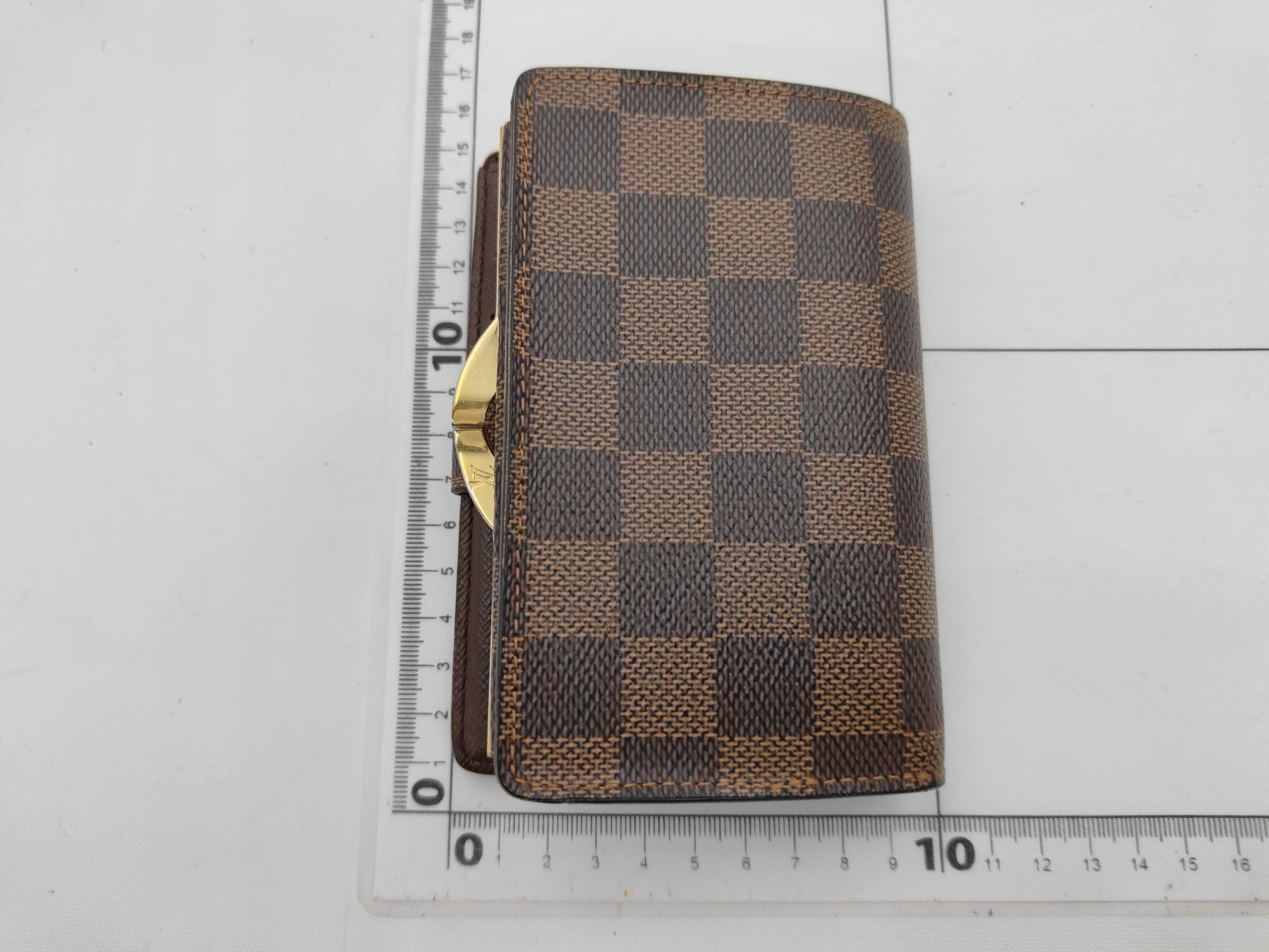 wallet — view 2