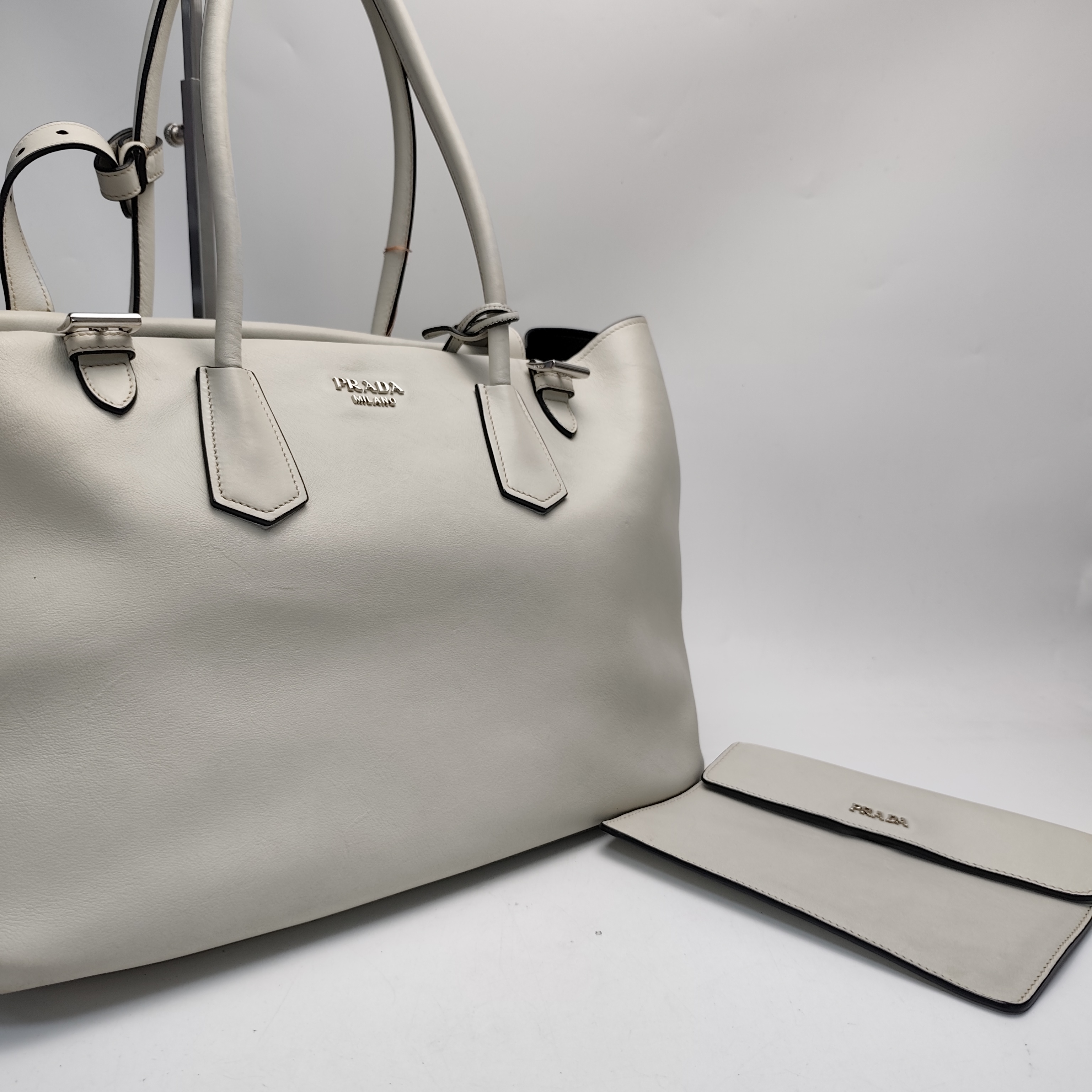 【*Shipped from: China*】PRADA Leather Handbag — view 2