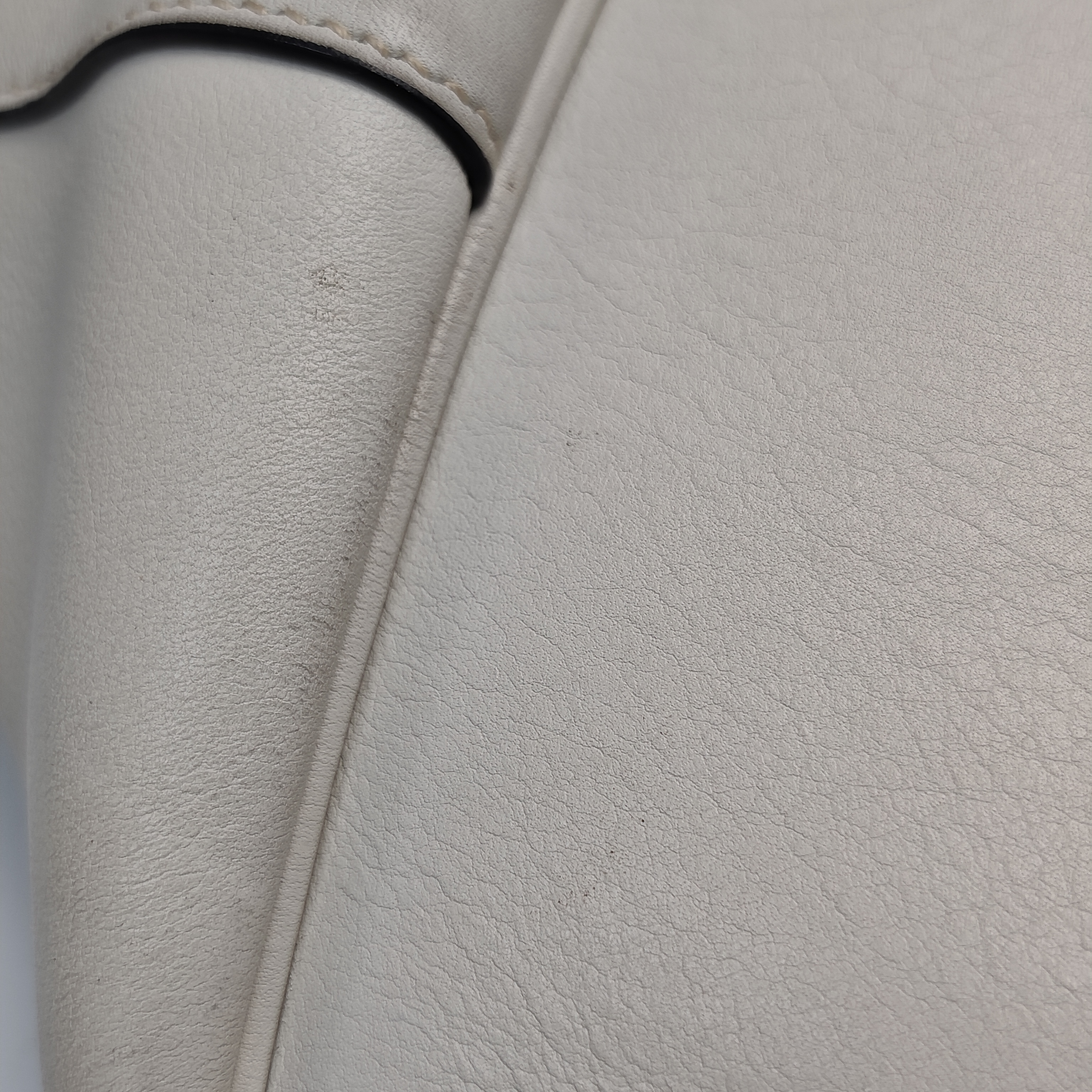 【*Shipped from: China*】PRADA Leather Handbag — view 15