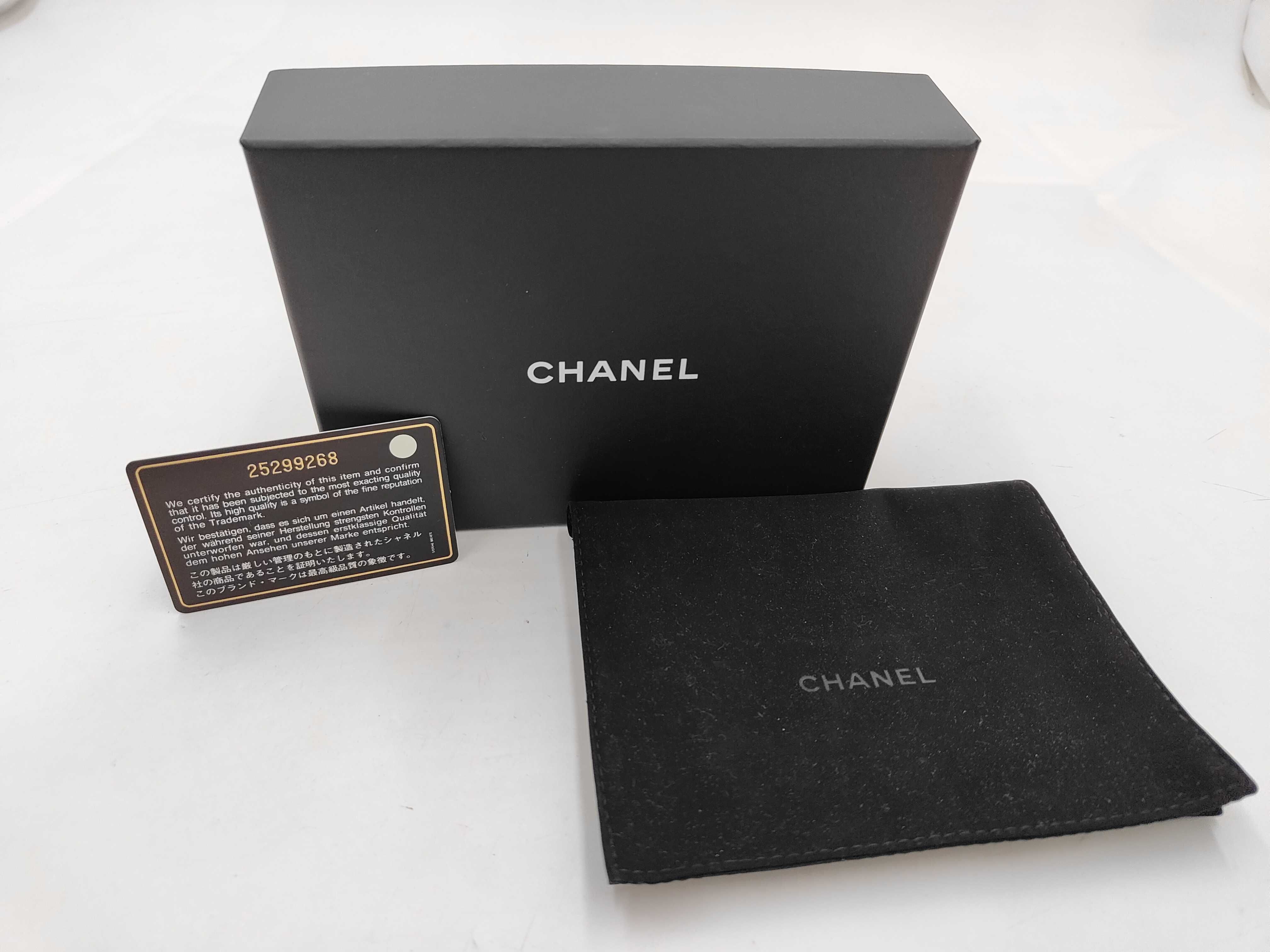 wallet, chevron caviar leather, Coco mark, black, complete with accessories. — view 9
