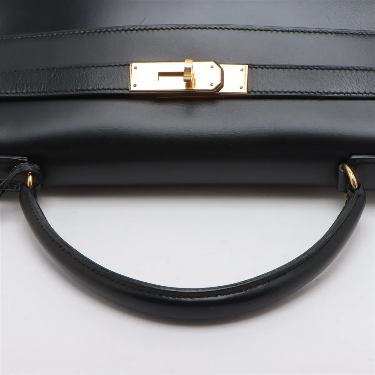 [Individually wrapped] Hermes Kelly 32 Serie Box Calf Black Gold Hardware Q:1987 Crochette string tear — view 5