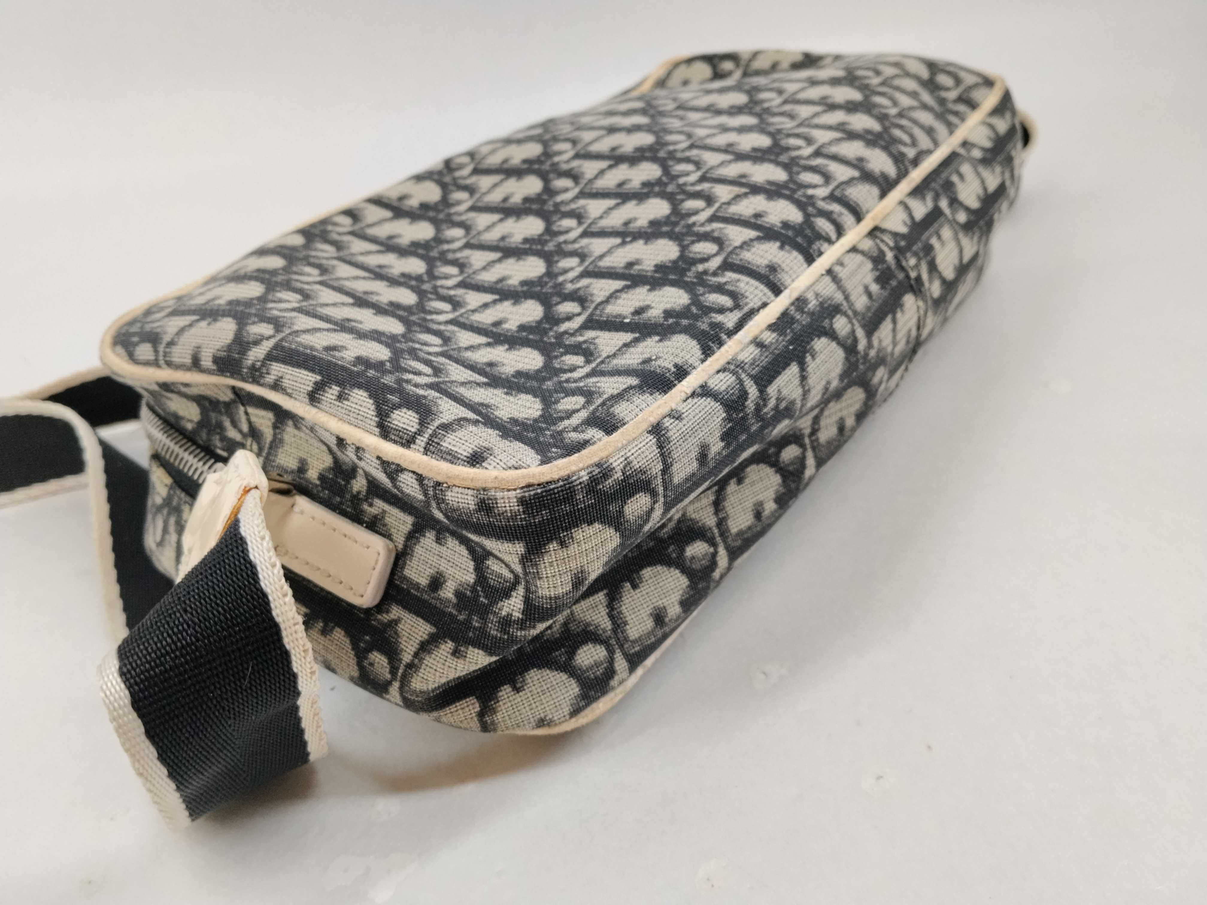Trotter No. 2 Shoulder Bag — view 4