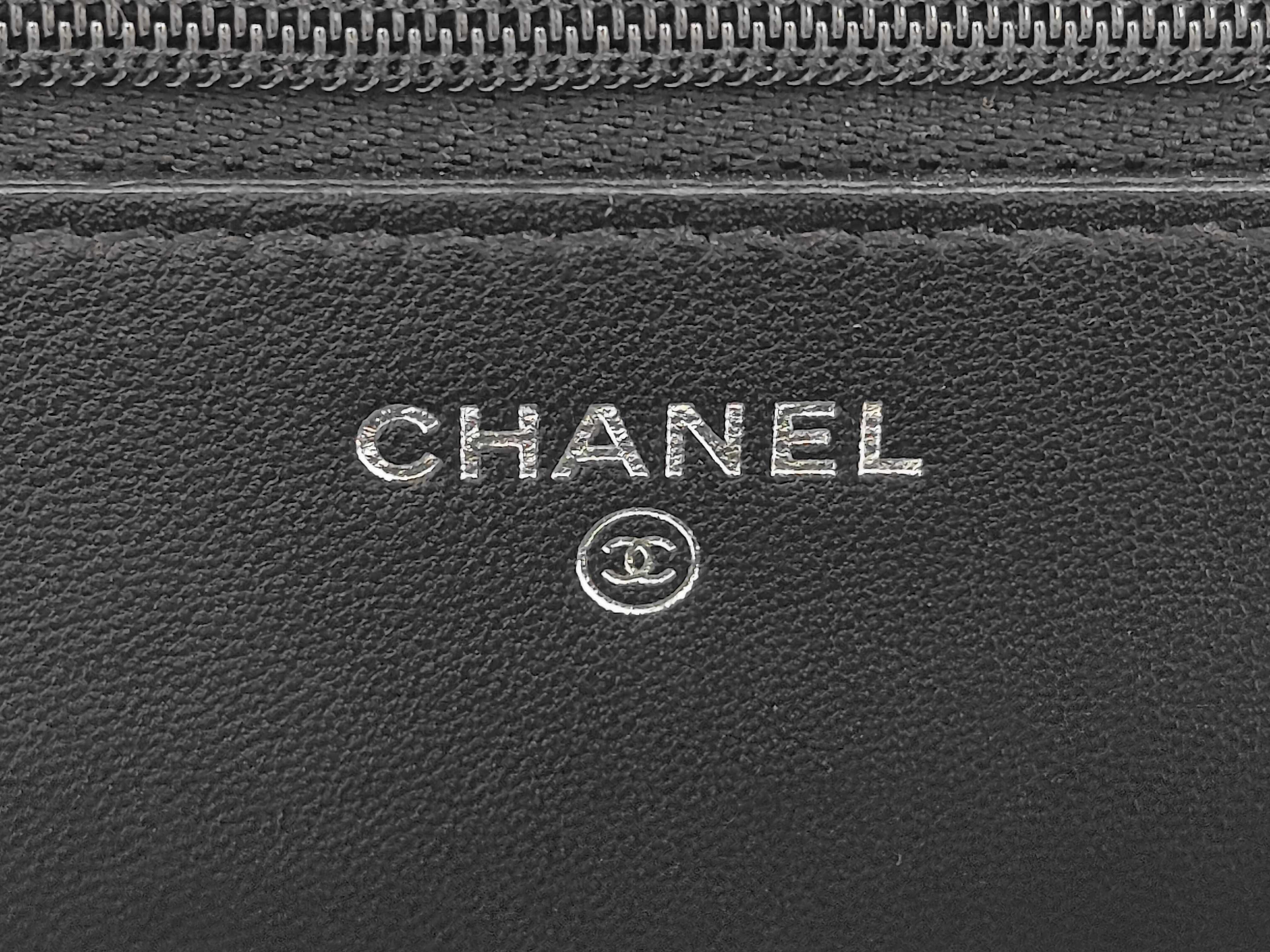 So Black Chain Wallet Shoulder Bag — view 11