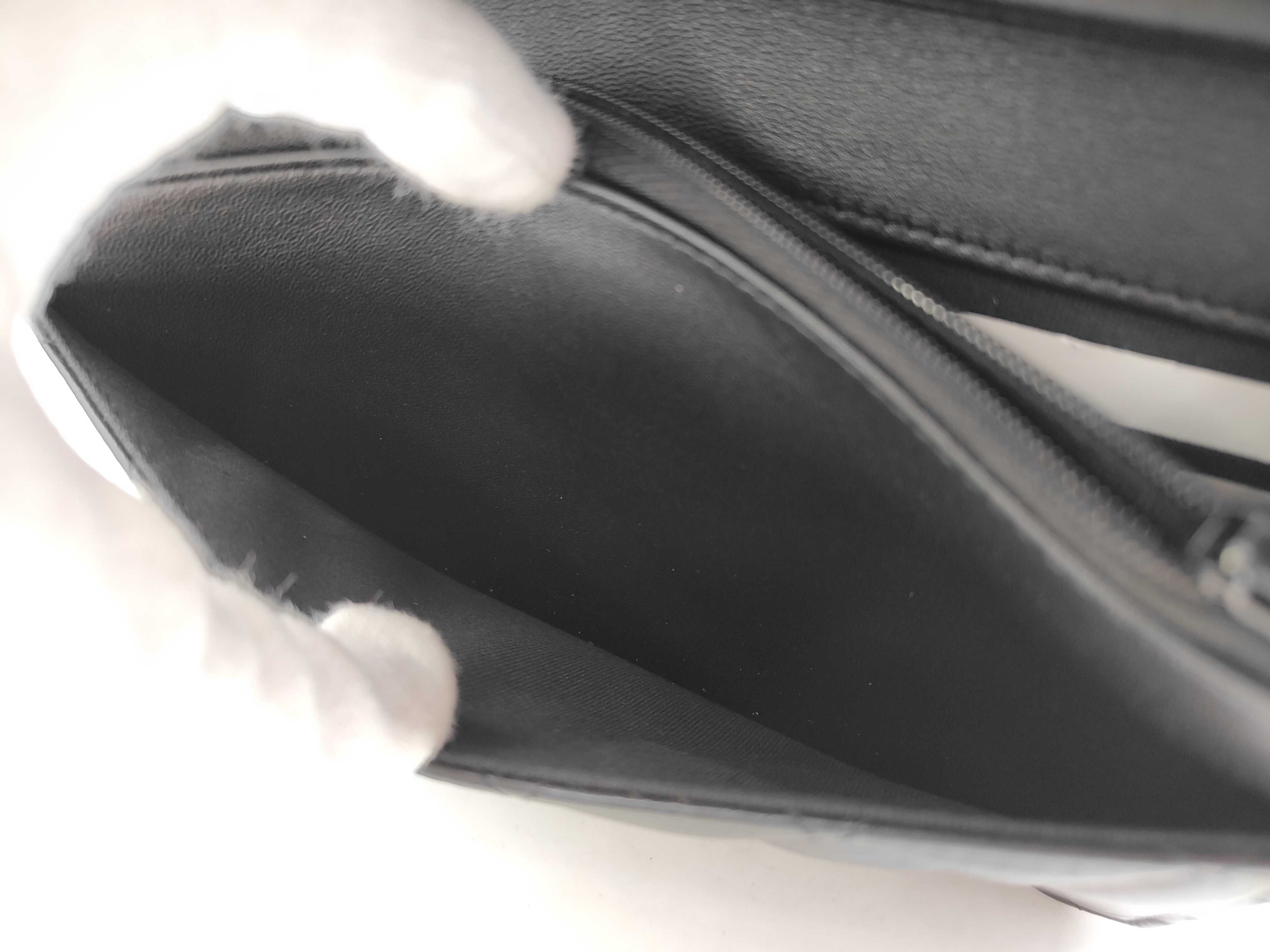 So Black Chain Wallet Shoulder Bag — view 10