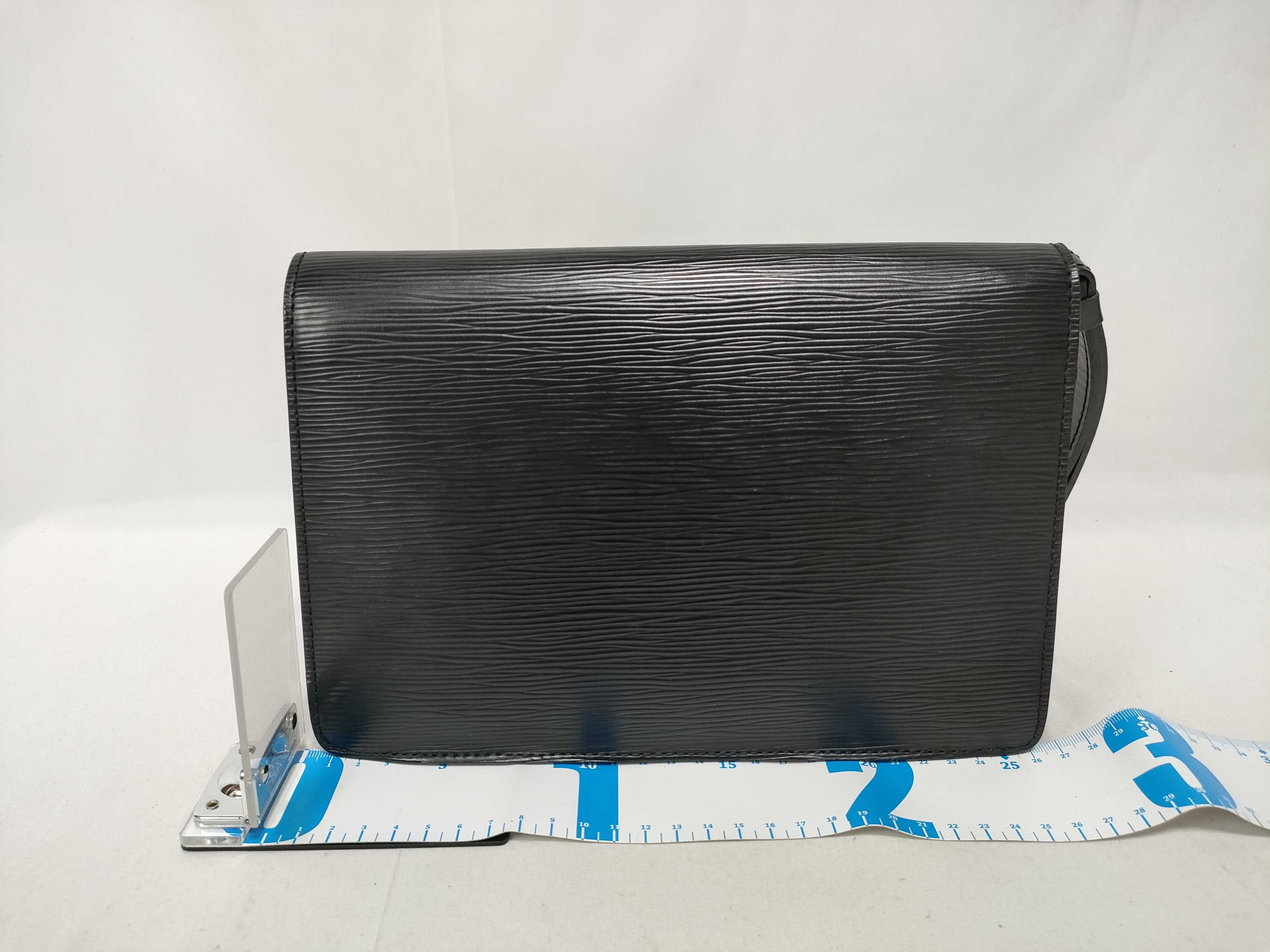 Epi Louis Vuitton Dragonne M52612 Clutch Bag Second Bag — view 2