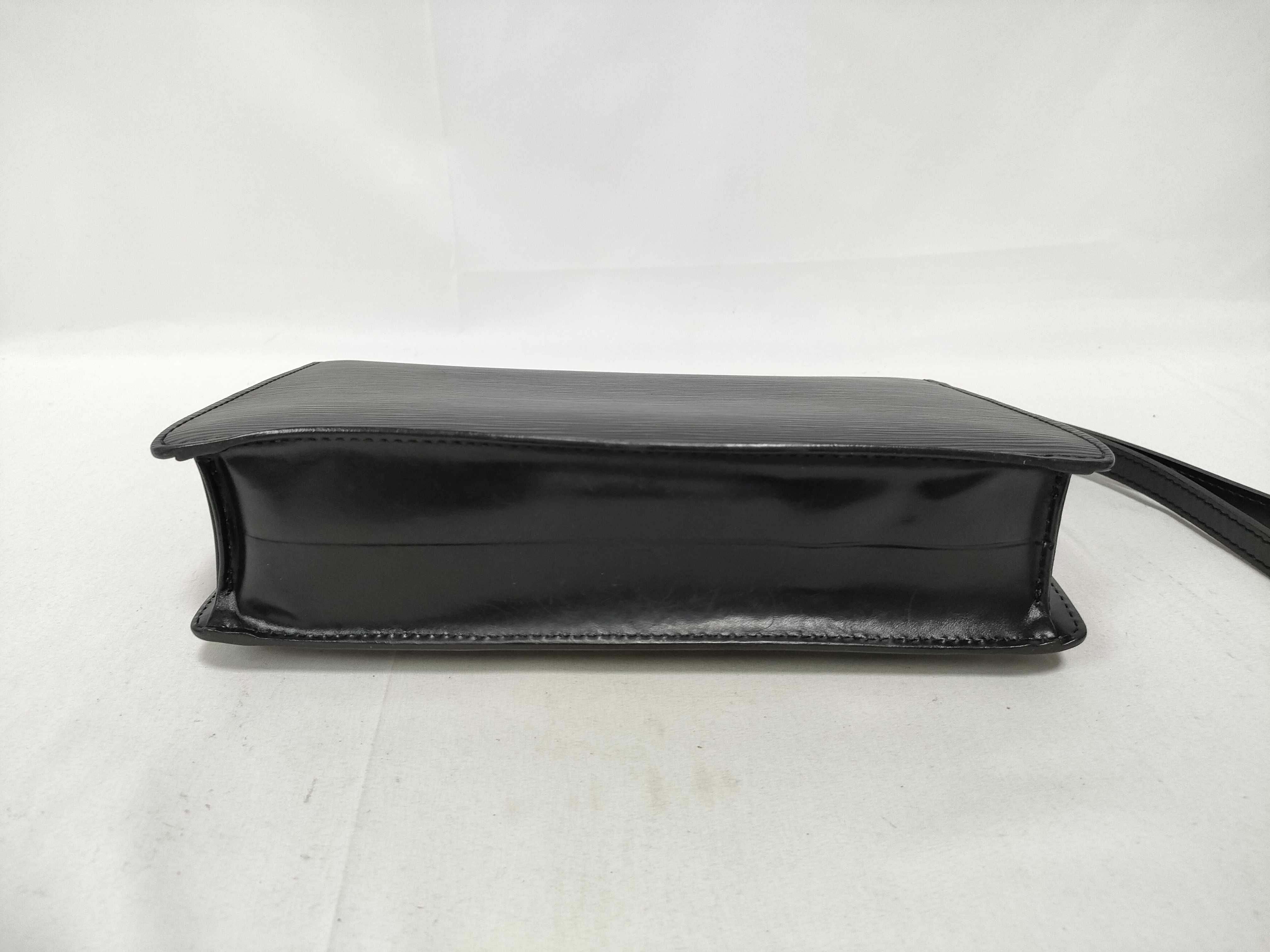 Epi Louis Vuitton Dragonne M52612 Clutch Bag Second Bag — view 3