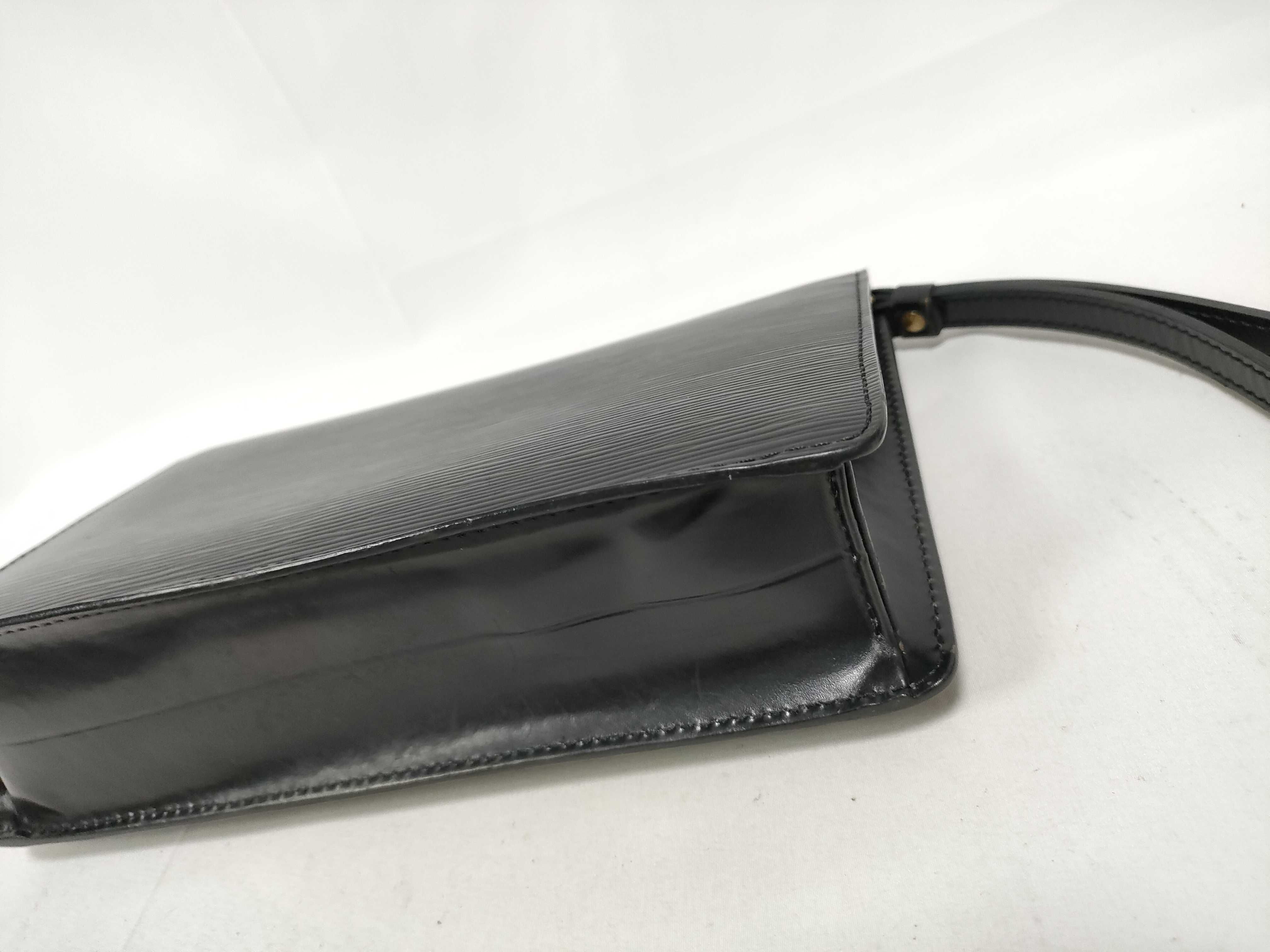 Epi Louis Vuitton Dragonne M52612 Clutch Bag Second Bag — view 4
