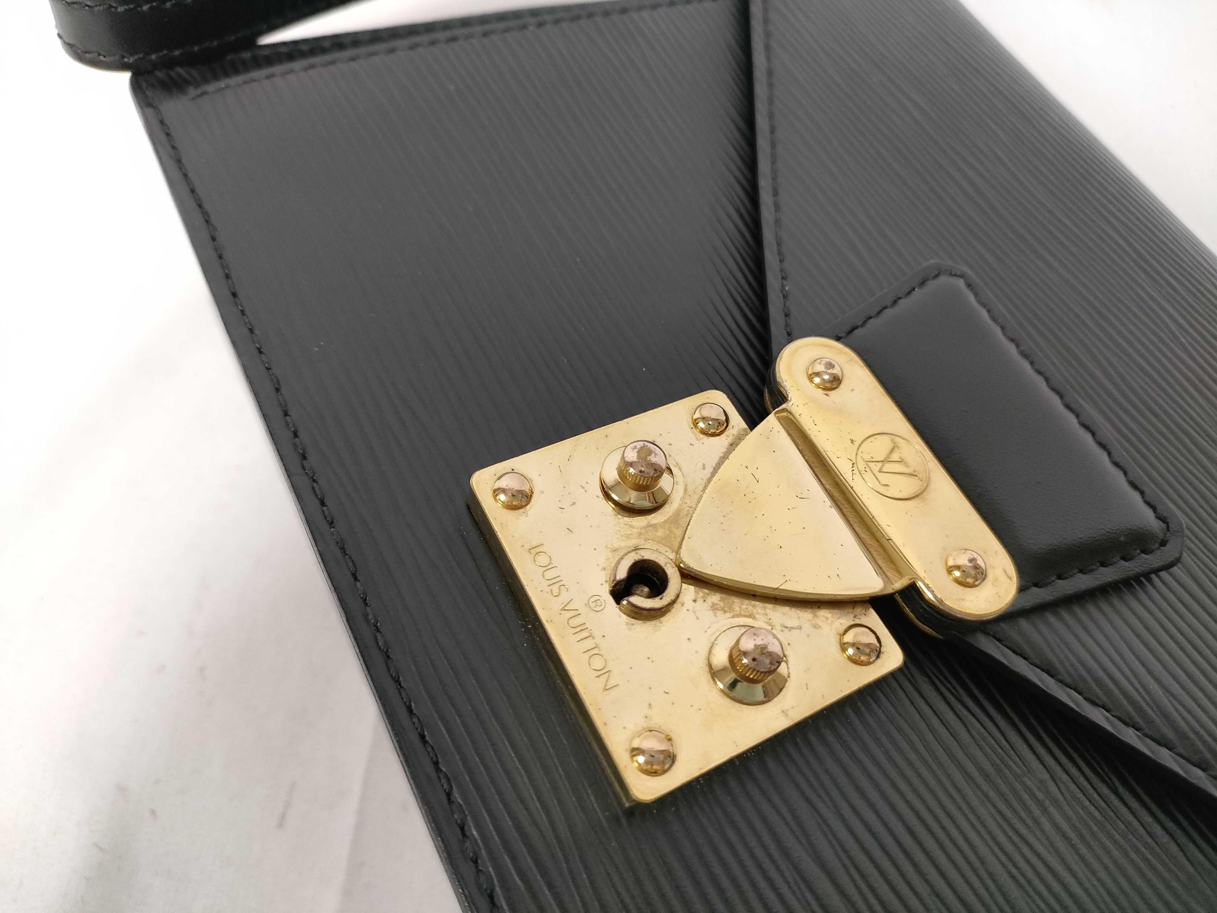 Epi Louis Vuitton Dragonne M52612 Clutch Bag Second Bag — view 9