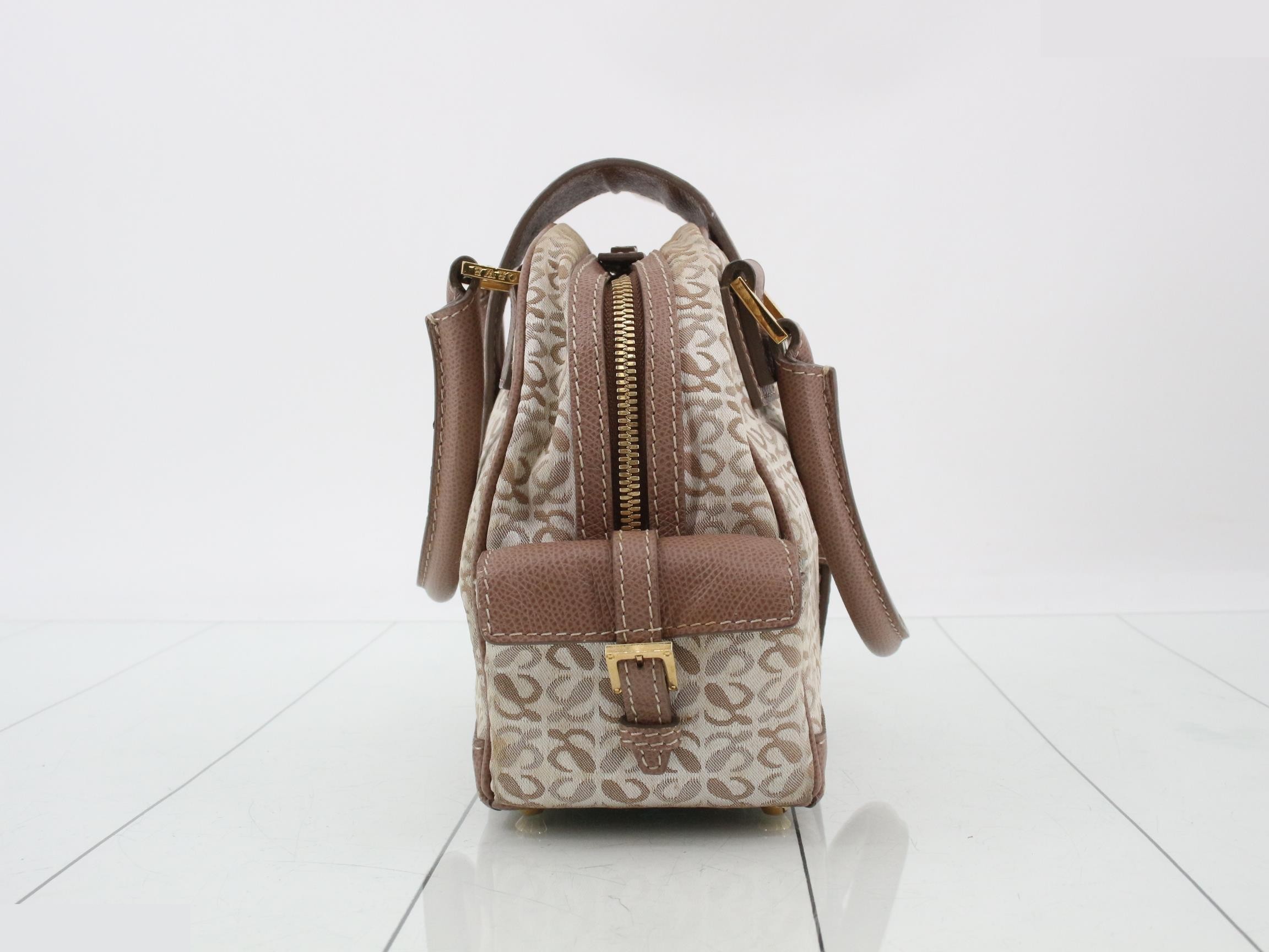 handbag — view 4
