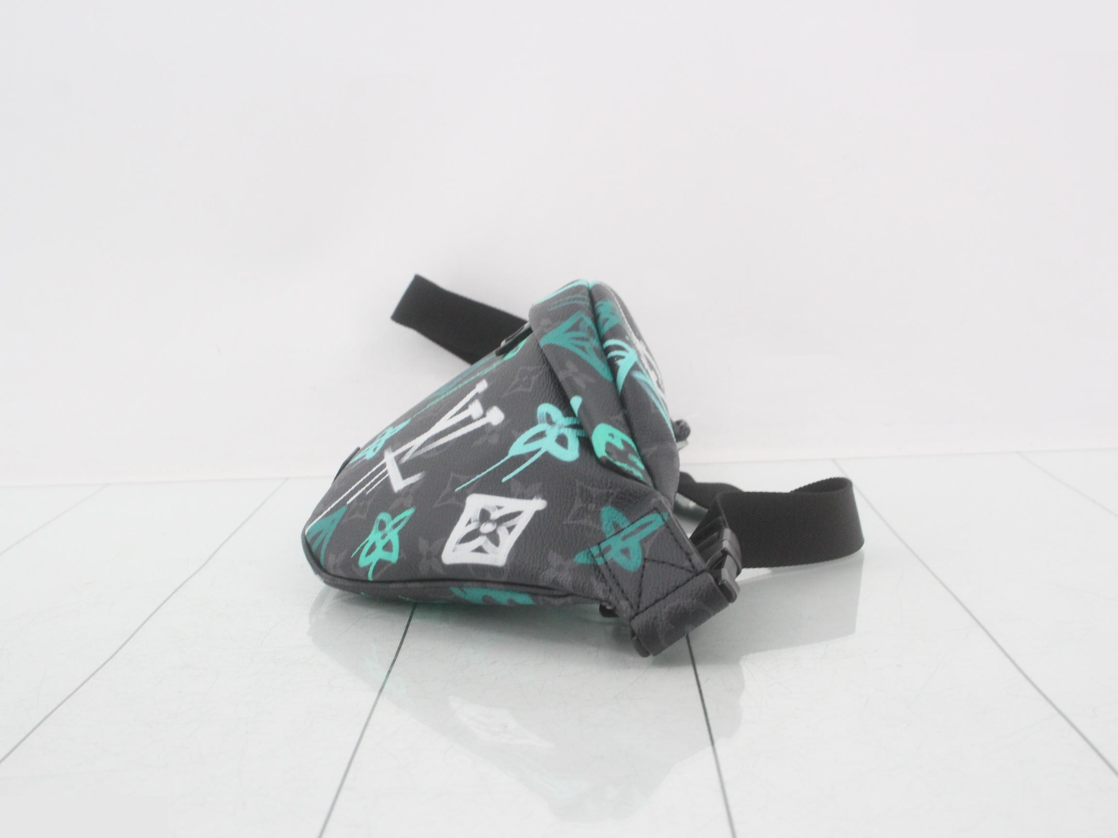 Discovery Bumbag PM M21397 Body Bag — view 3