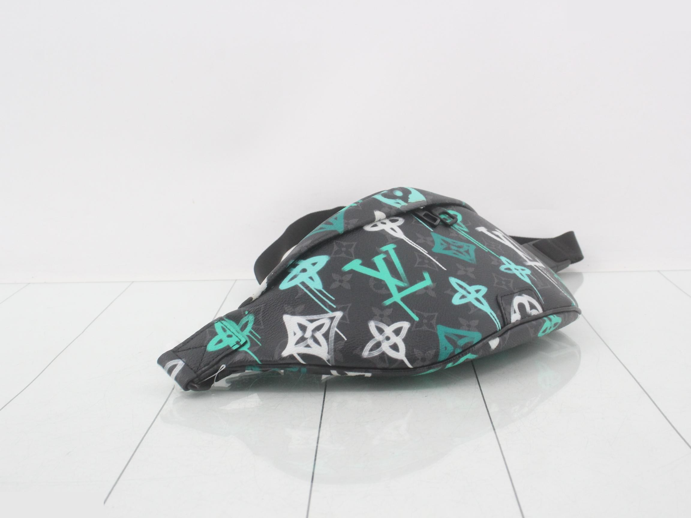 Discovery Bumbag PM M21397 Body Bag — view 5