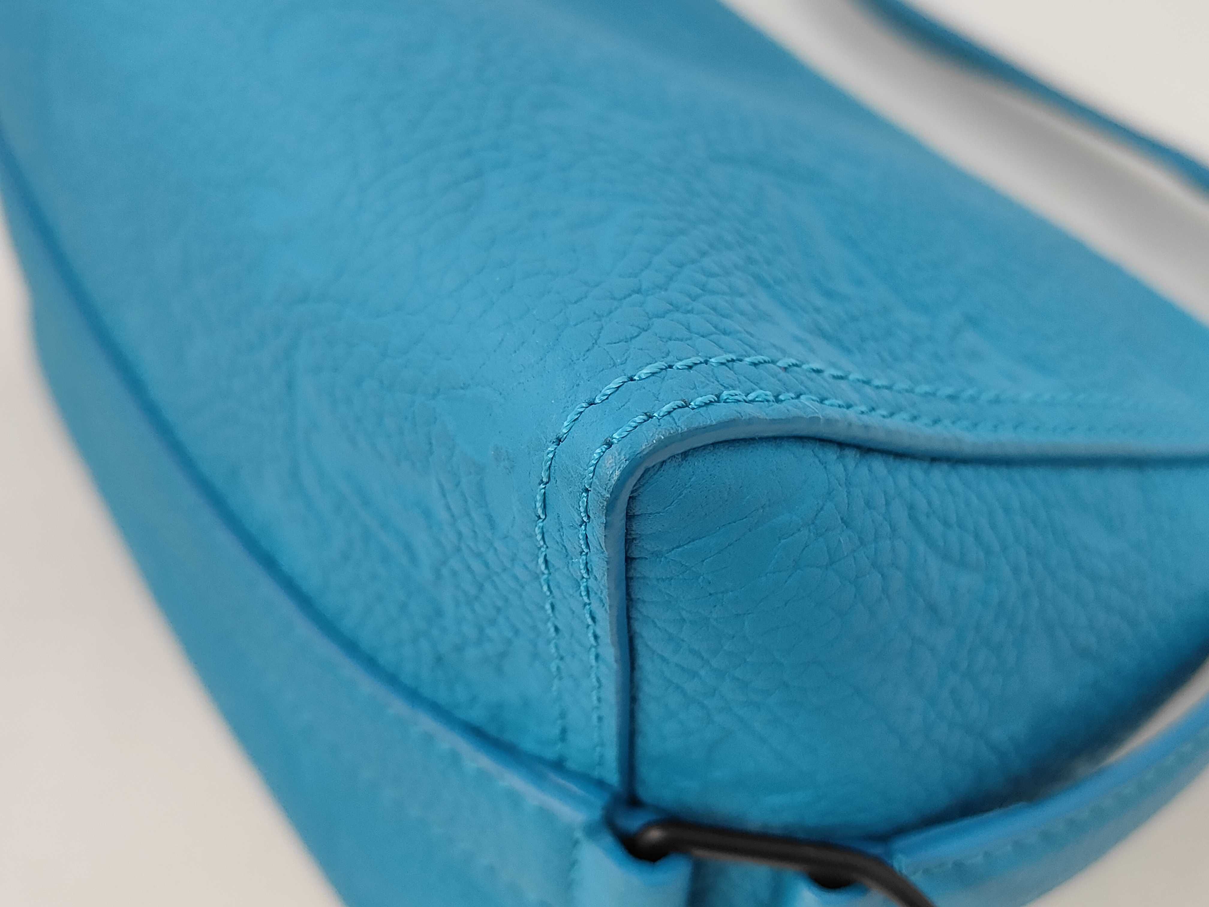 LV M55925 Messenger Shoulder Bag — view 4