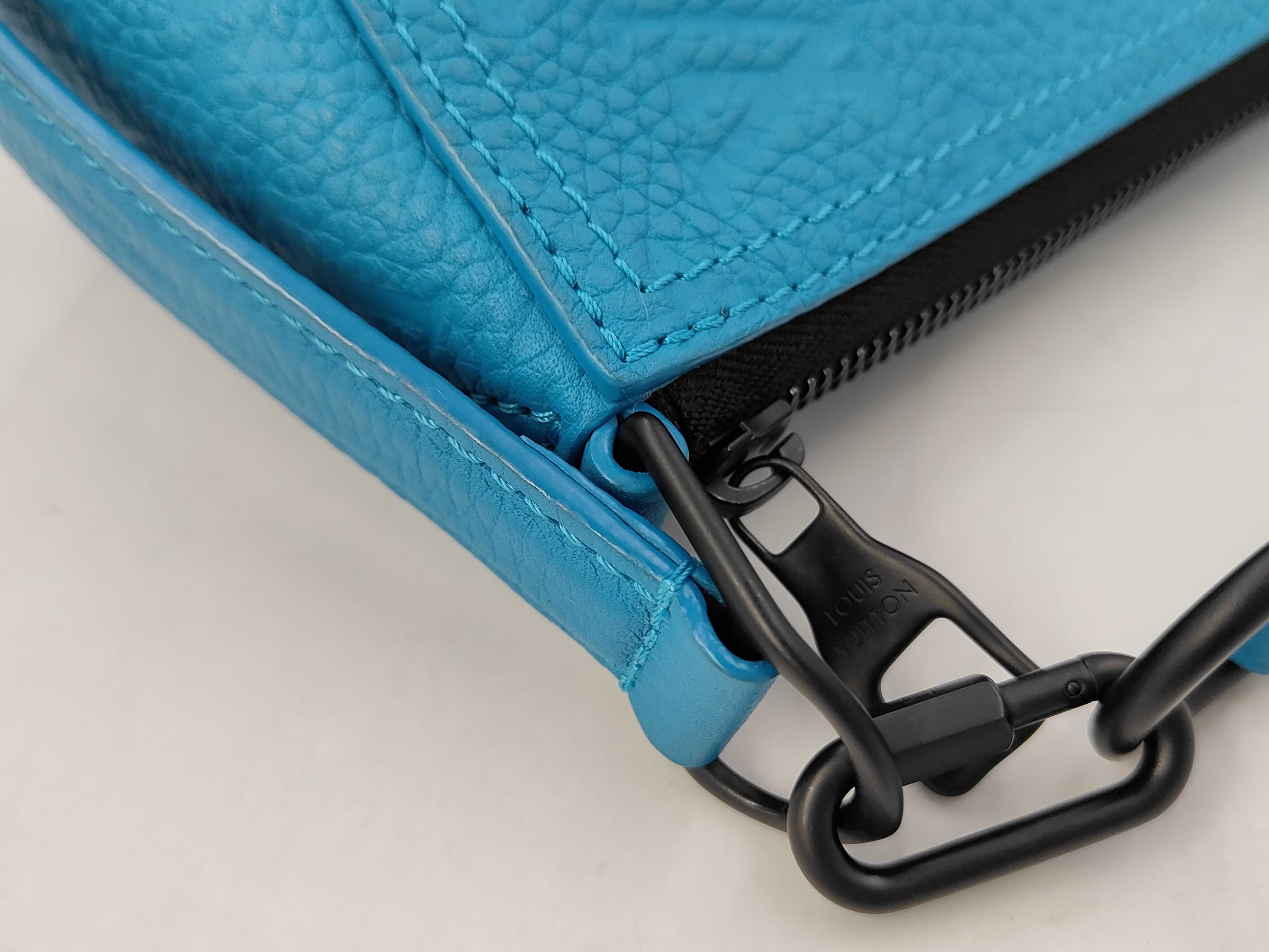 LV M55925 Messenger Shoulder Bag — view 5