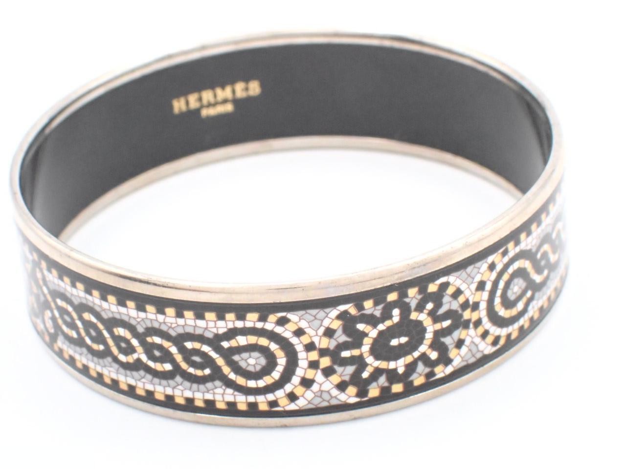 Enamel GM Bangle, Wrist size approximately 20cm — view 3
