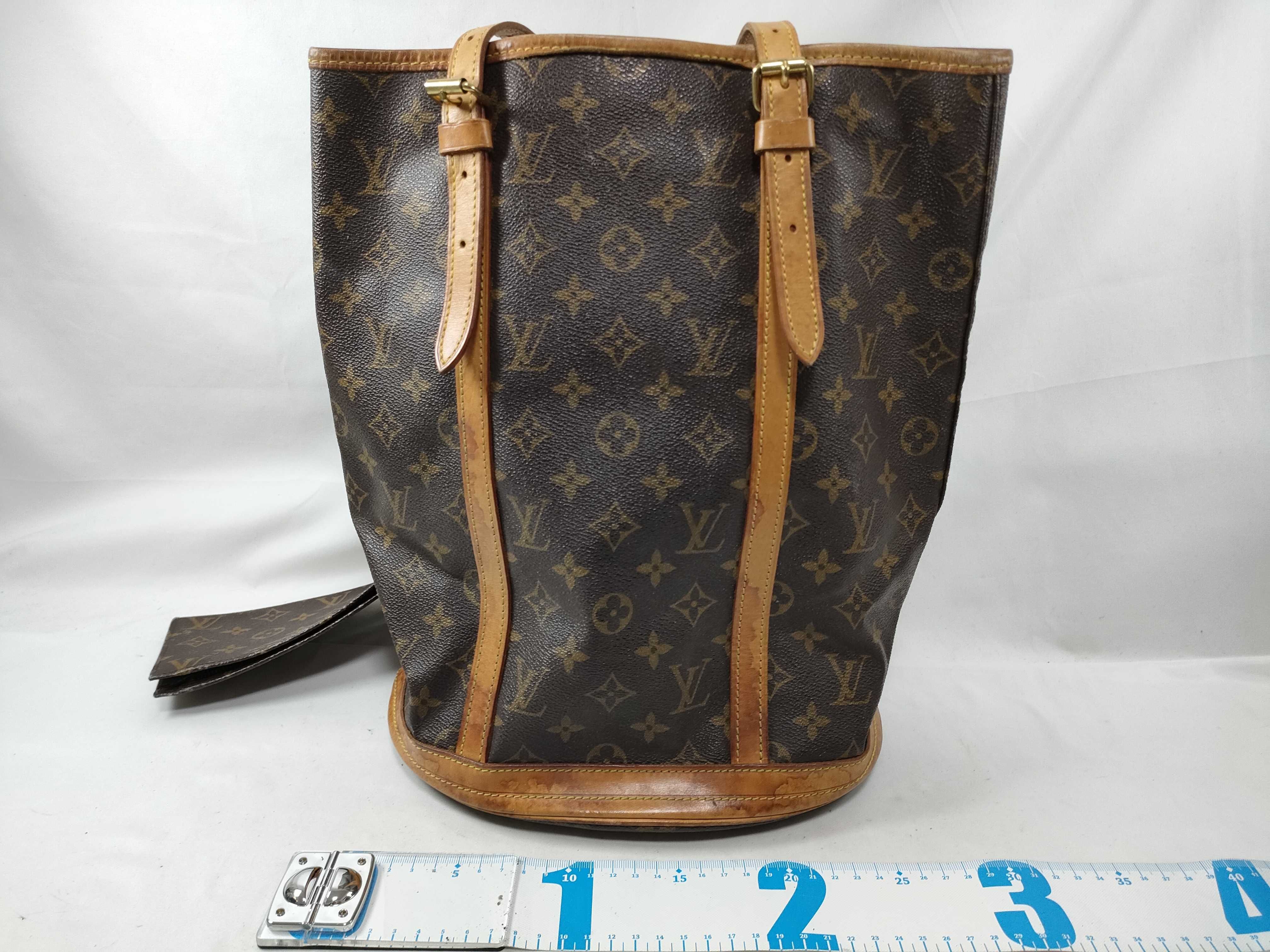 Monogram Vuitton Bucket GM M42238 Shoulder Bag — view 2