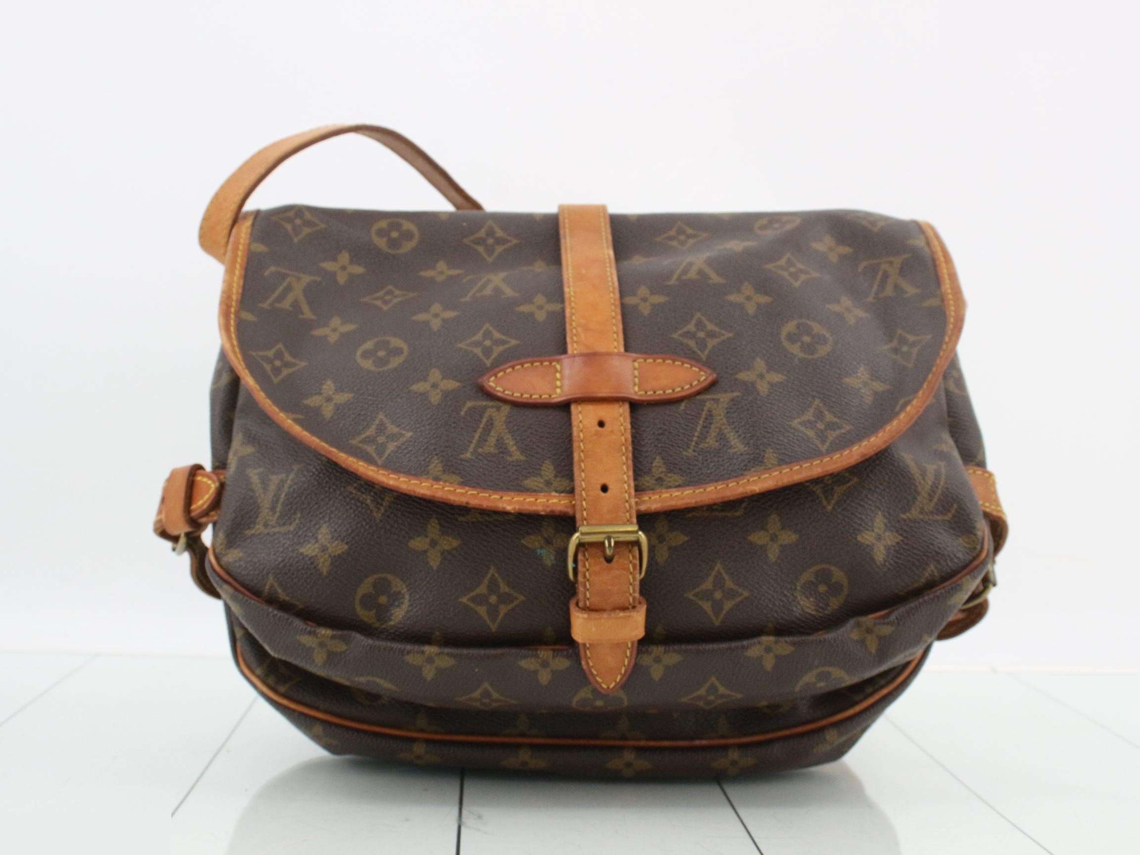 LV Monogram Saumur 30 M42256 AR0970 (Accessories not included) — view 2