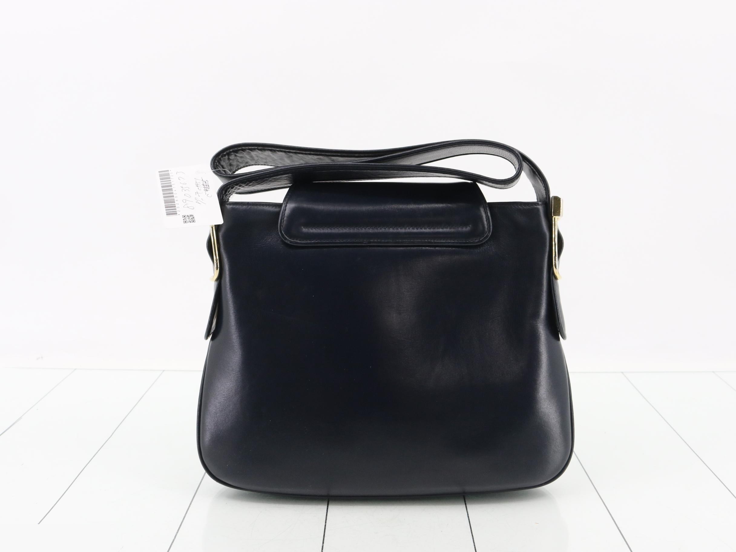 GG logo leather one-shoulder bag — view 2