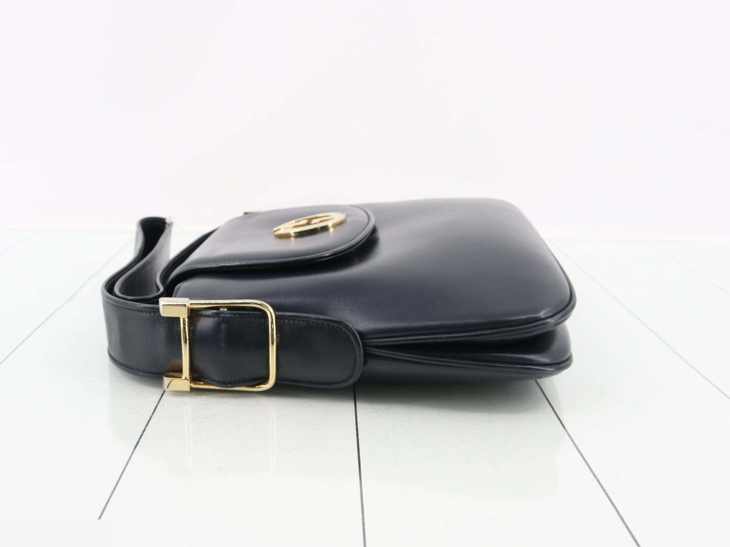 GG logo leather one-shoulder bag — view 4