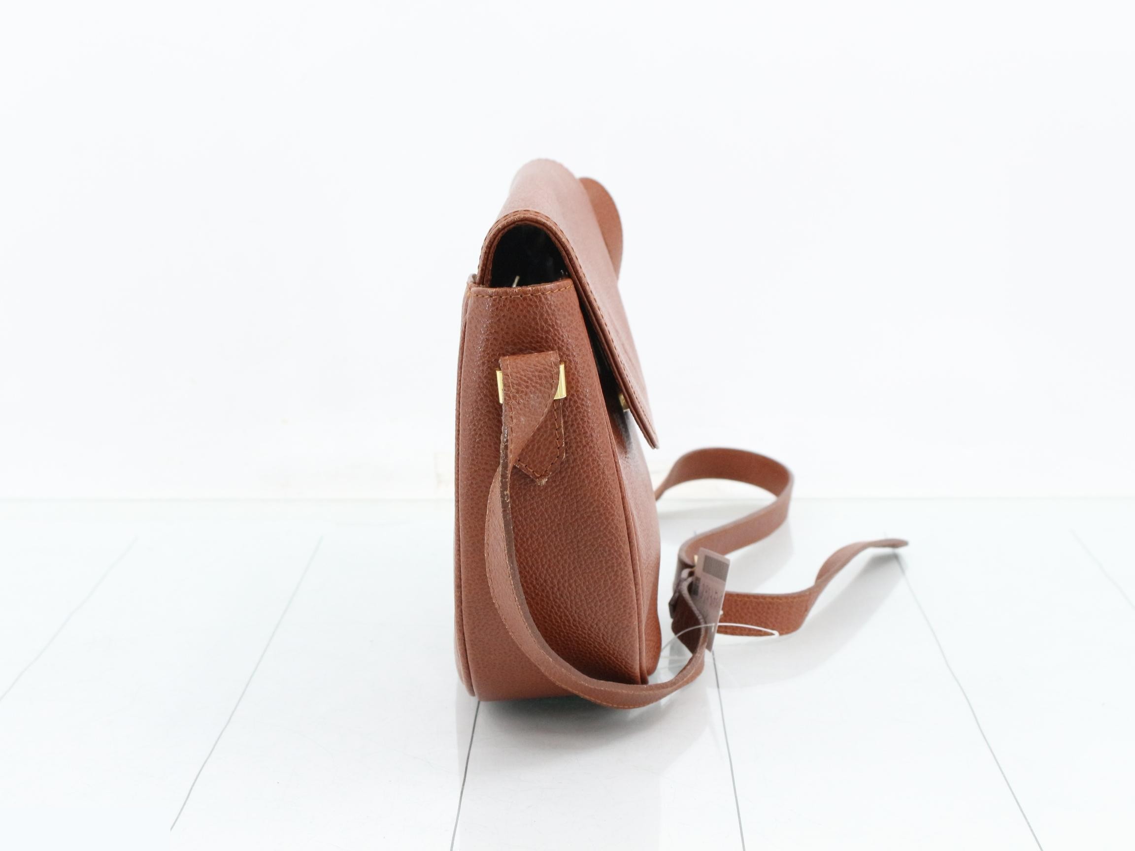 Logo Leather Camel W25 H21 D7 — view 4