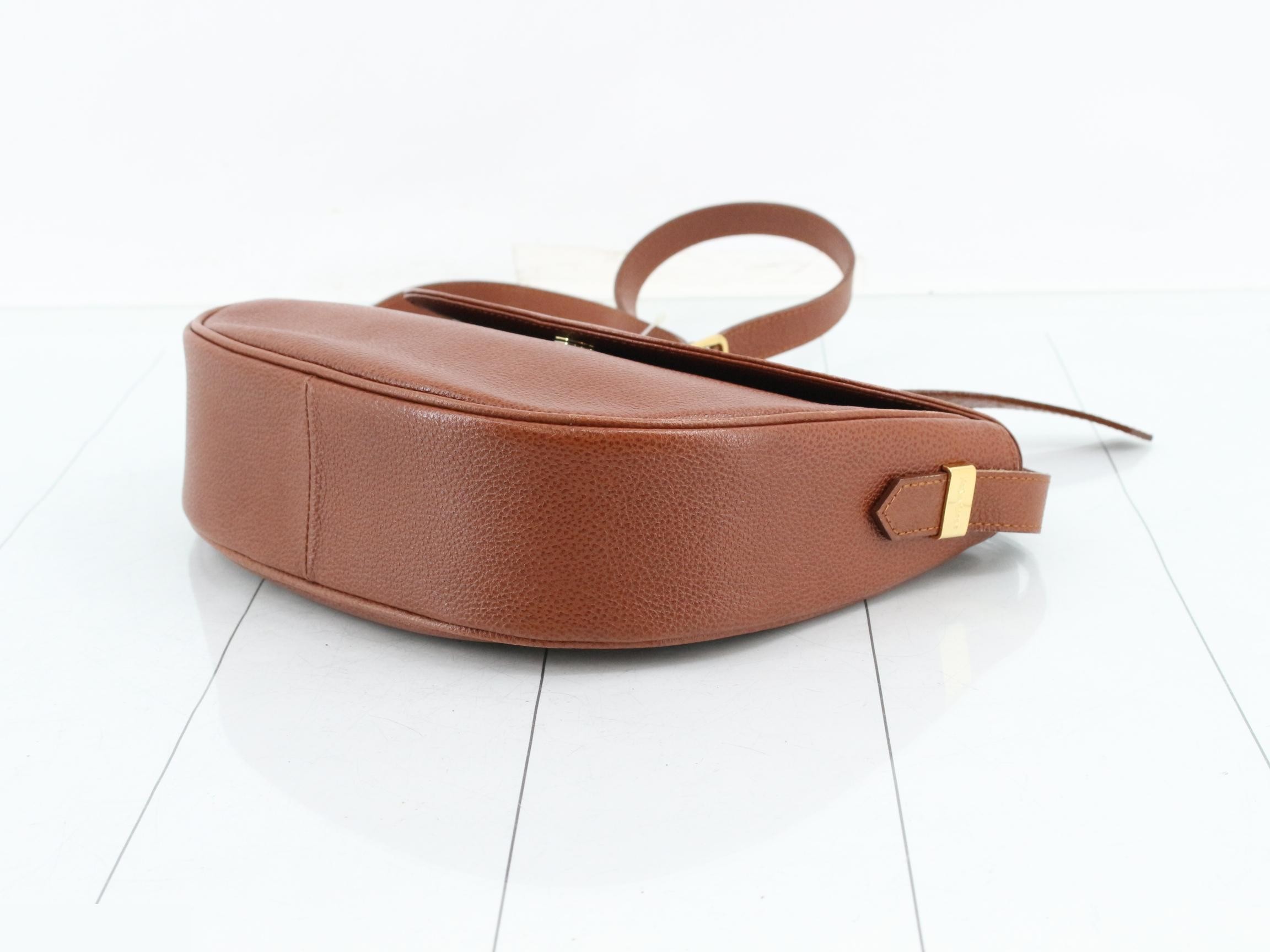 Logo Leather Camel W25 H21 D7 — view 6