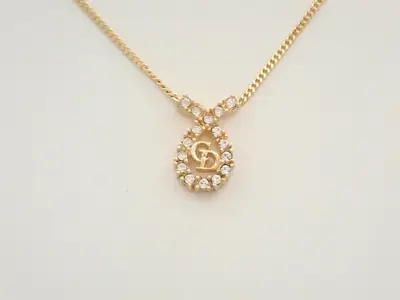 Gold necklace, chain approximately 44cm