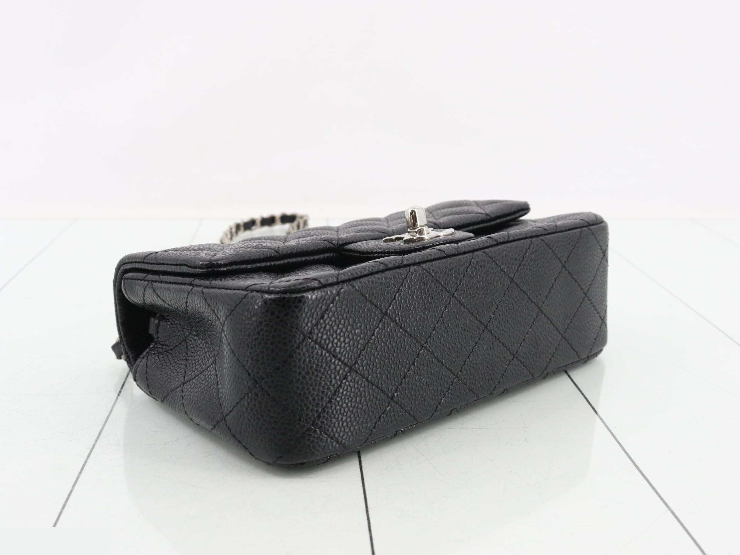 Matelassé Caviar Skin Chain Shoulder Bag — view 5