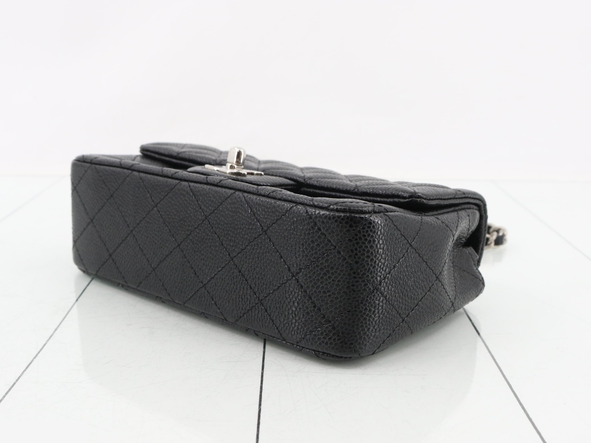 Matelassé Caviar Skin Chain Shoulder Bag — view 6