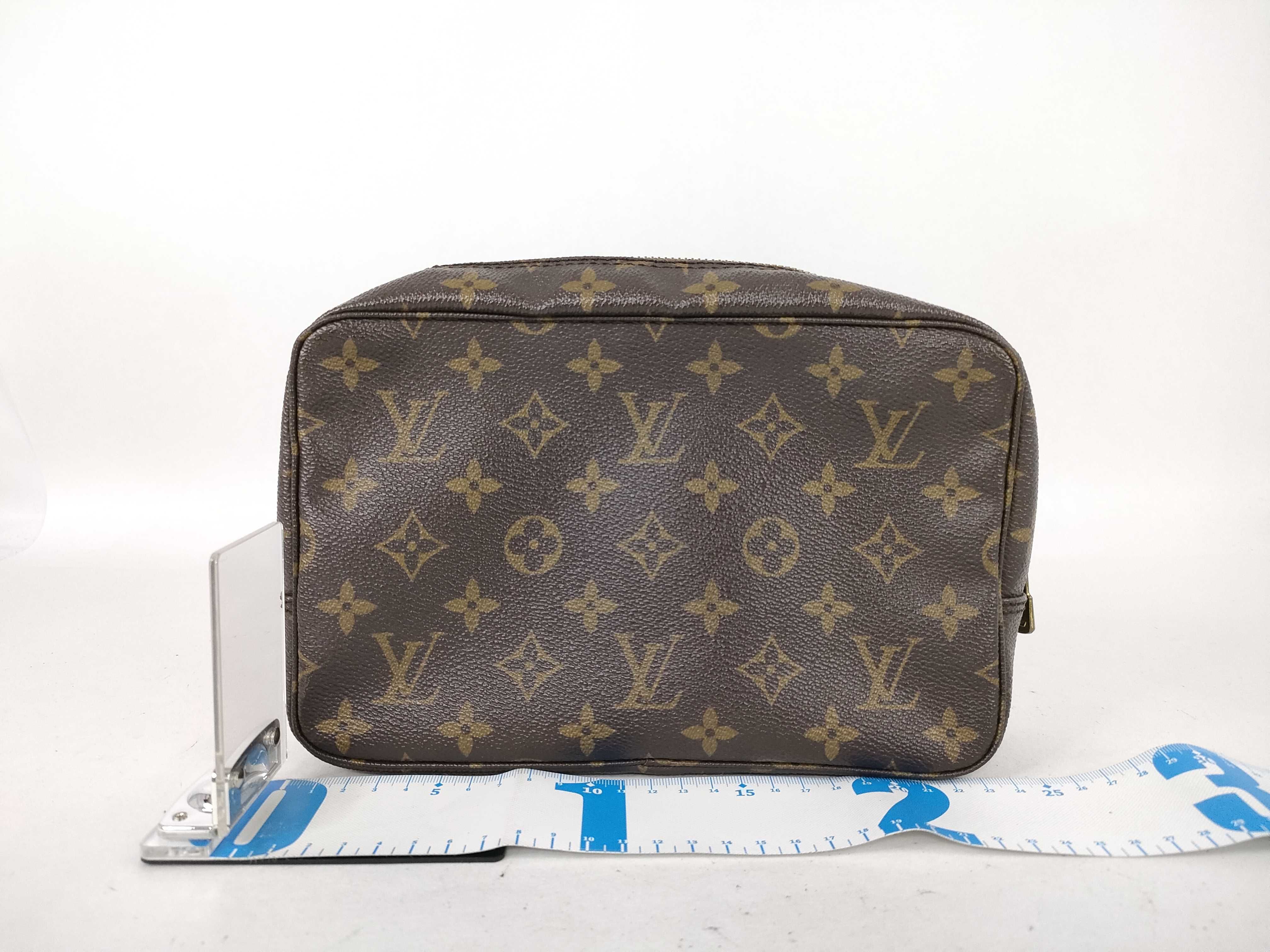 Monogram Louis Vuitton Monogram Trousses Toilette 23 Pouch — view 2