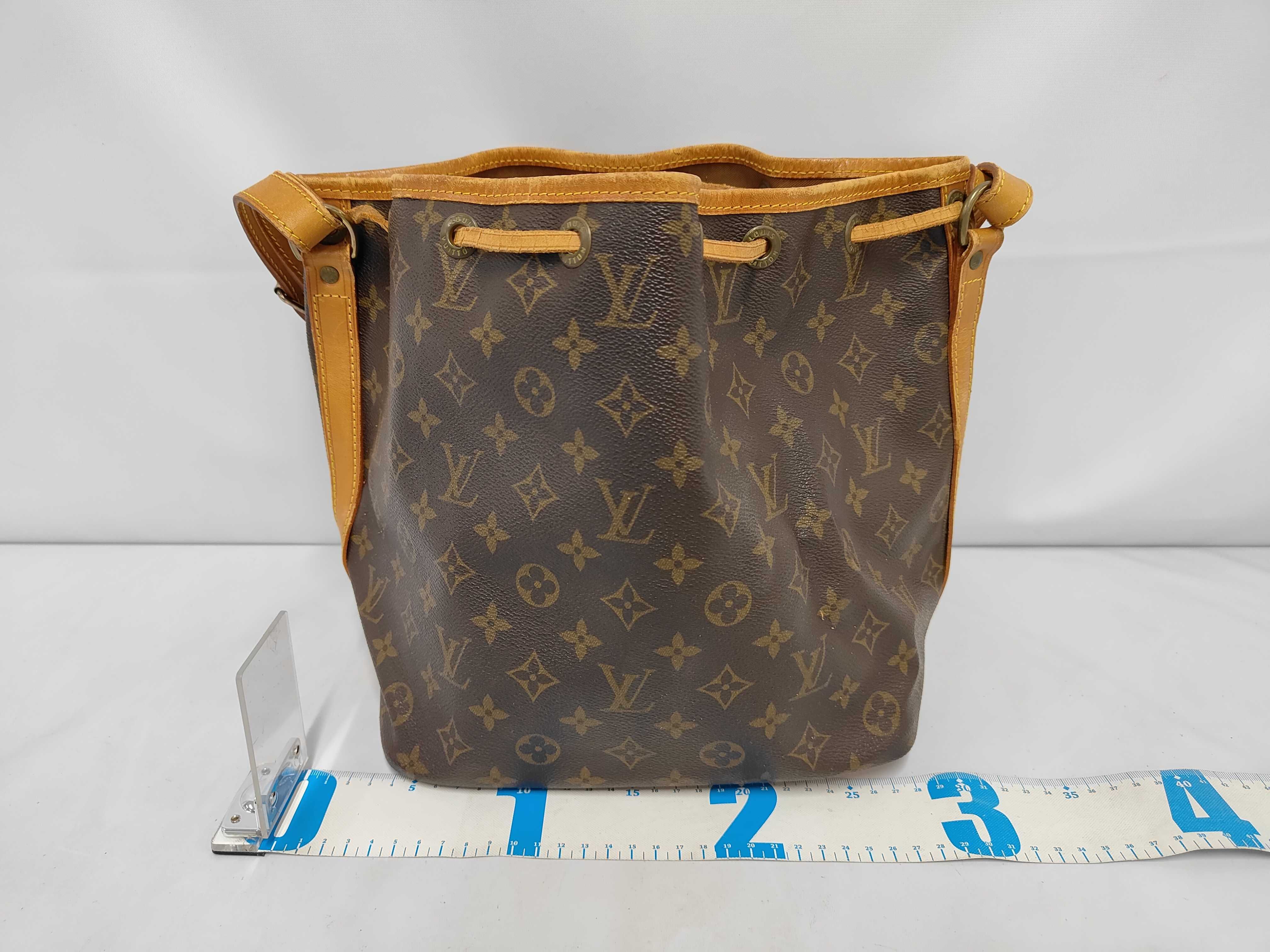 Petit Noé Shoulder Bag Monogram M42226 Shoulder Bag — view 2