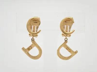 Other lines: Precious metals, earrings, logo, gold.