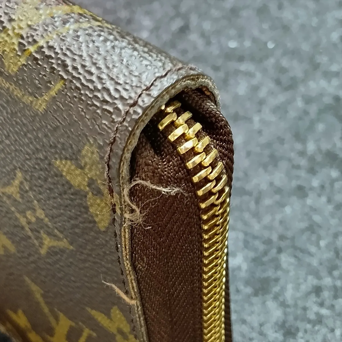 Monogram Zippy Organizer M60002 VI0016 Brown Round Zip Wallet — view 12