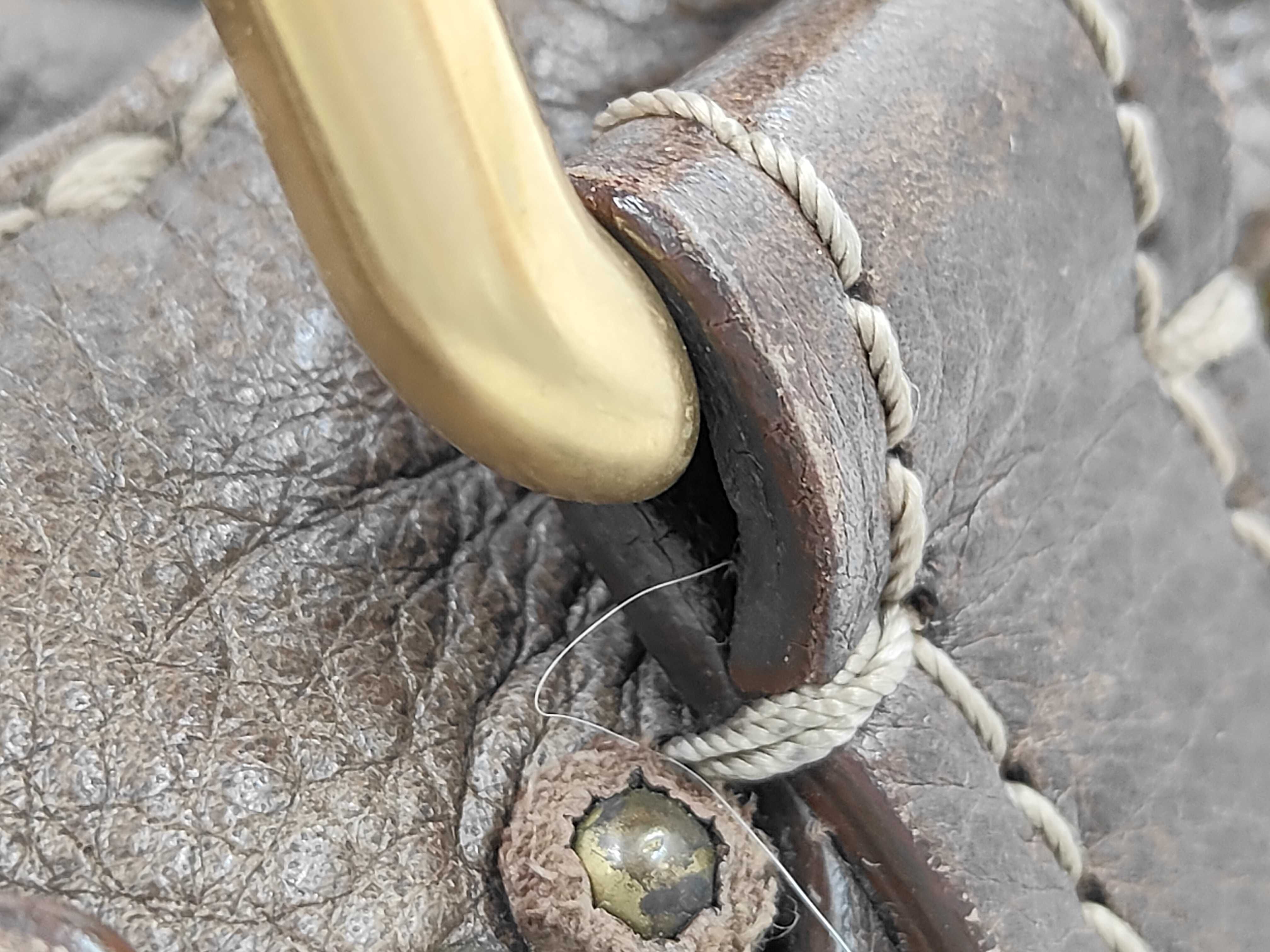 Paddington handbag, brown, gold hardware, with padlock. — view 3