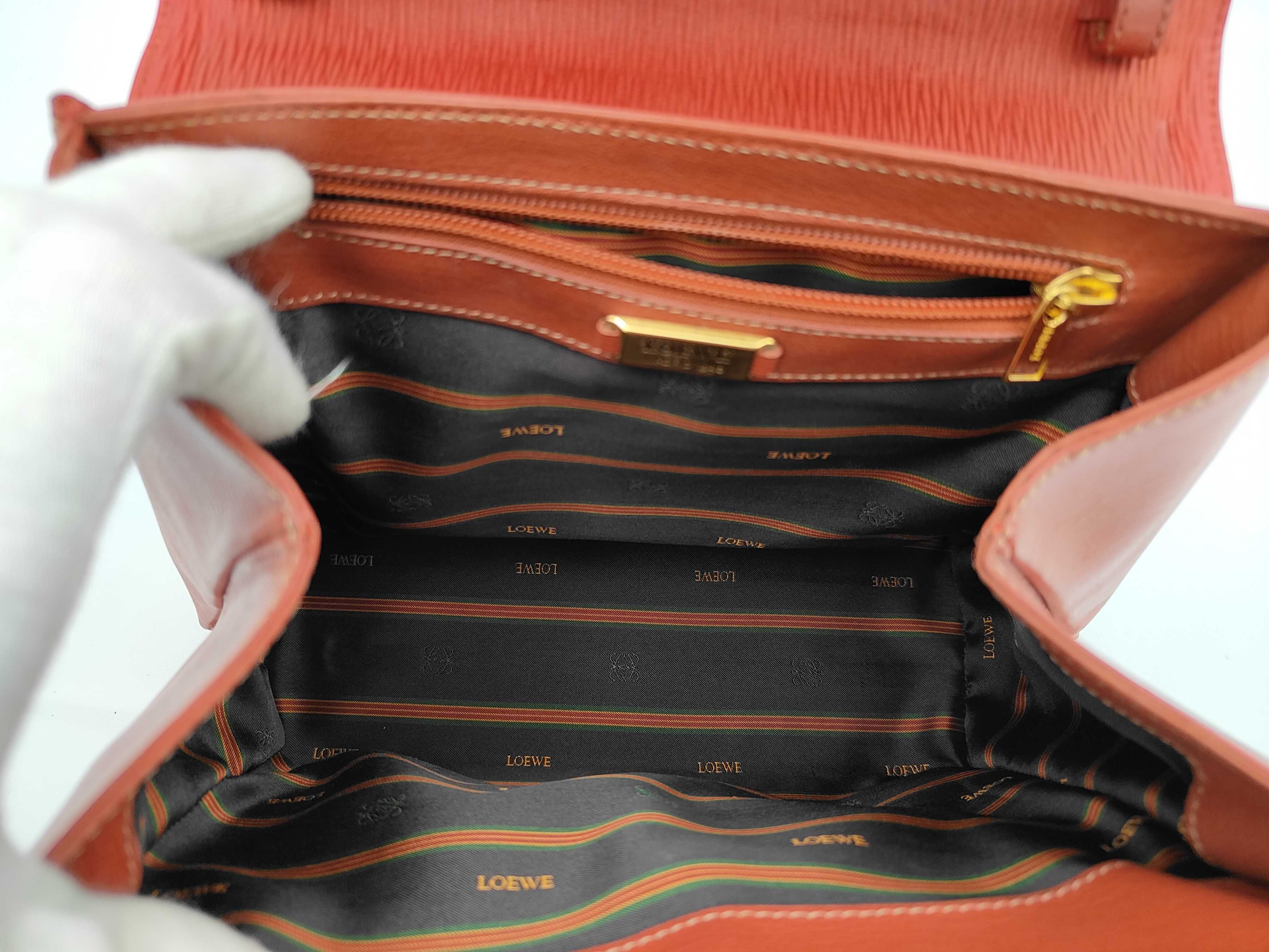 Velázquez Leather Handbag — view 9
