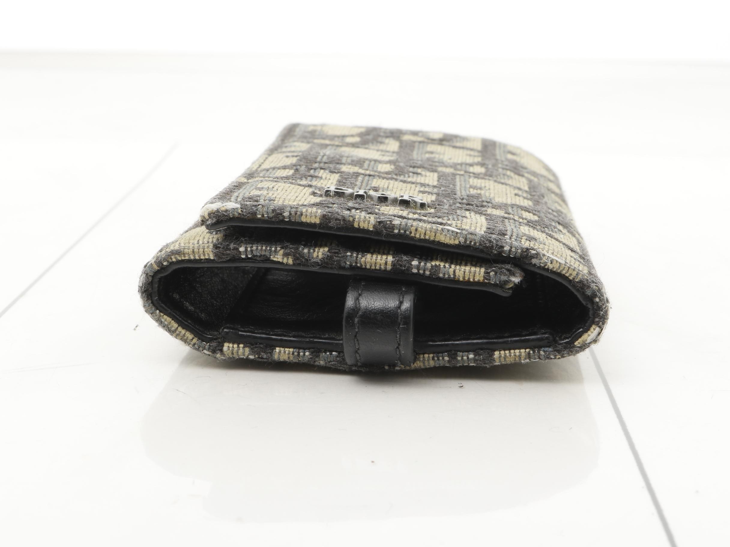 Key case — view 3