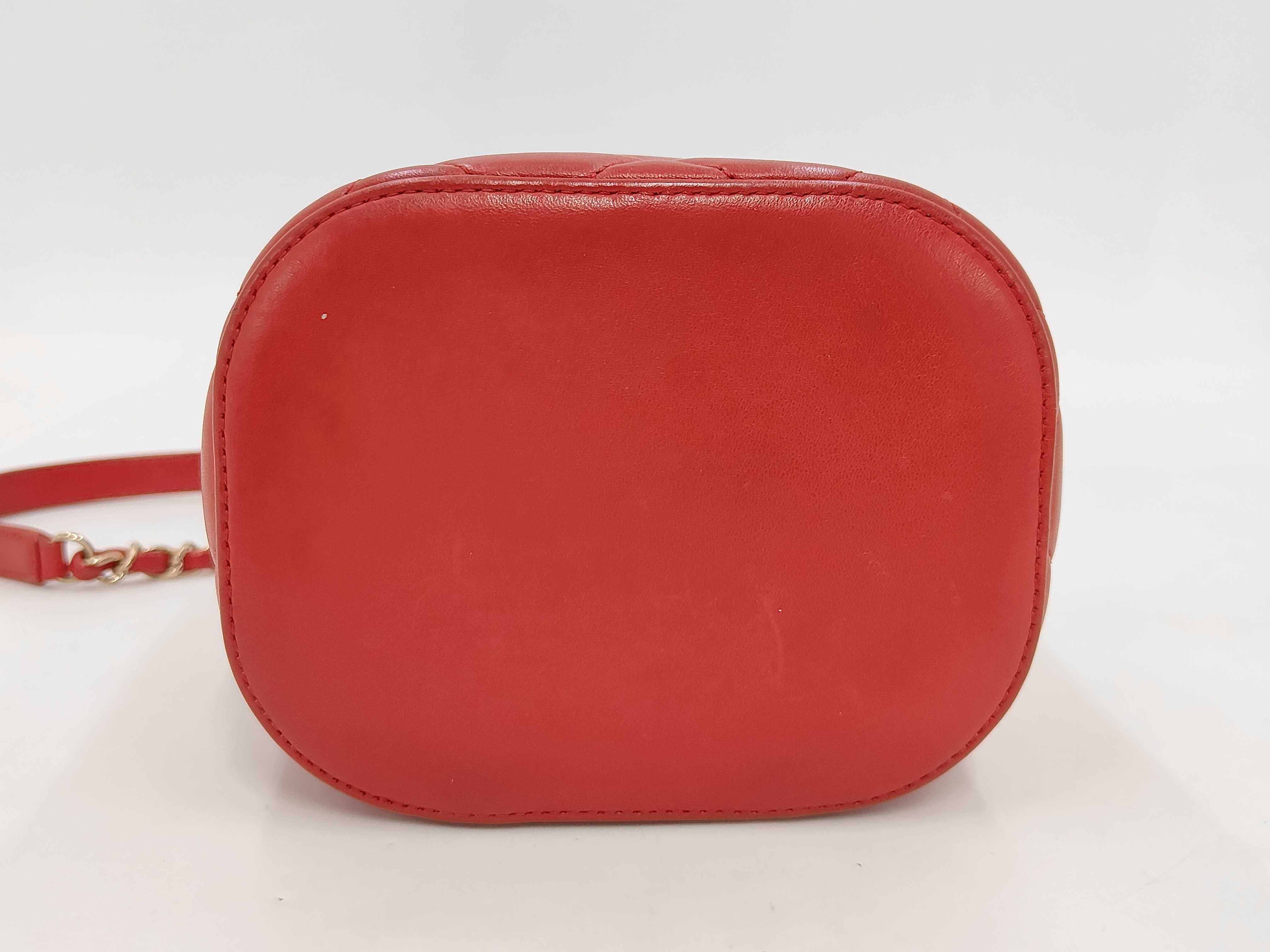 Matelassé Chain Shoulder Bag — view 7